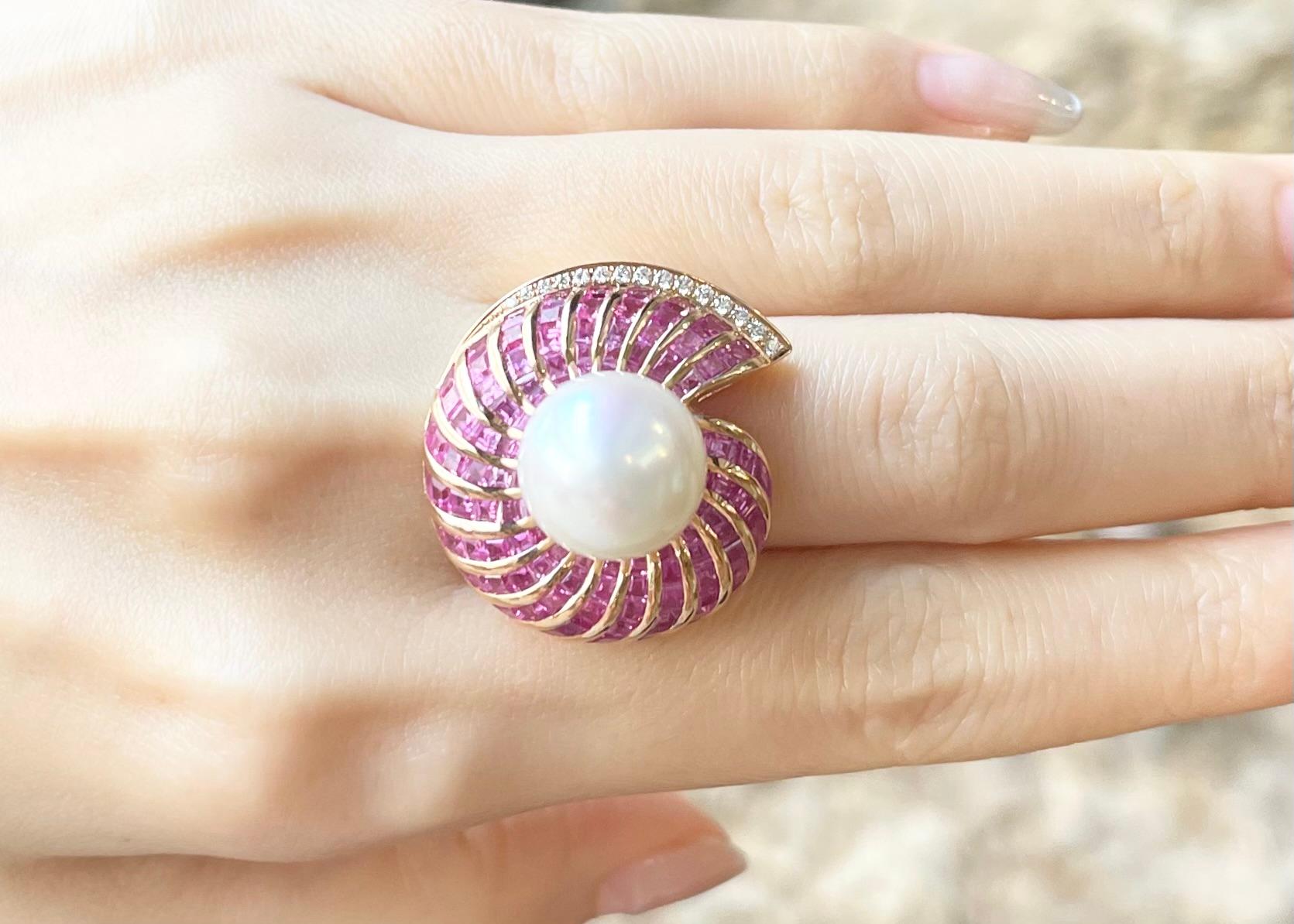 Anello con perle dei mari del Sud, zaffiri rosa e diamanti con montatura in oro rosa 18 carati in vendita 1