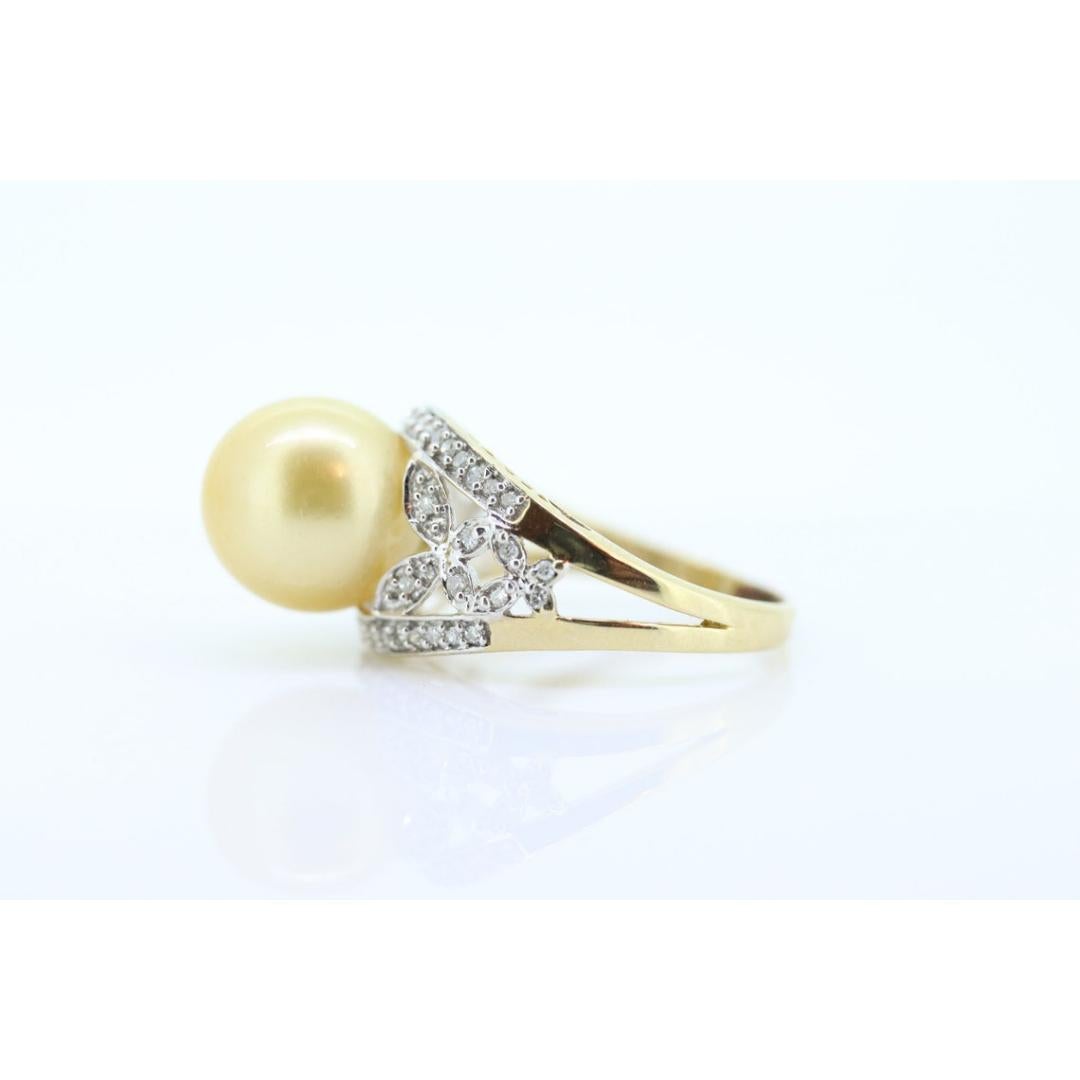 South Sea Pearl ring. 14k Gold South Sear Pearl and diamond ring. Large South For Sale 1