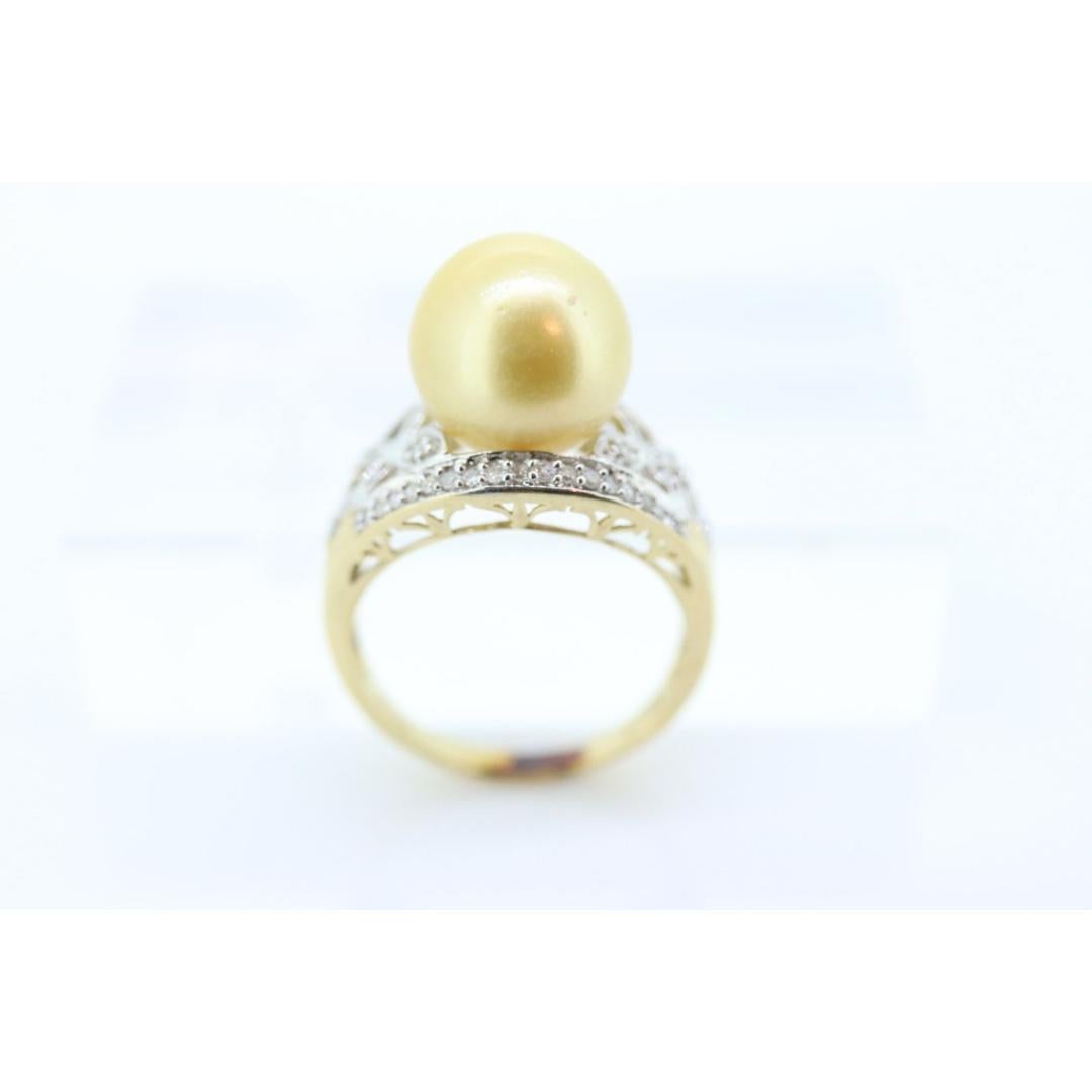South Sea Pearl ring. 14k Gold South Sear Pearl and diamond ring. Large South For Sale 5