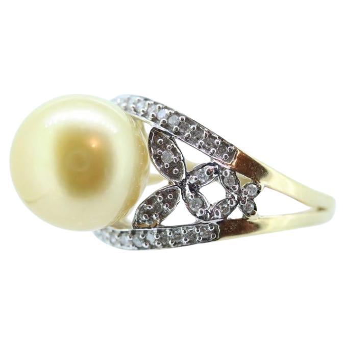 South Sea Pearl ring. 14k Gold South Sear Pearl and diamond ring. Large South For Sale