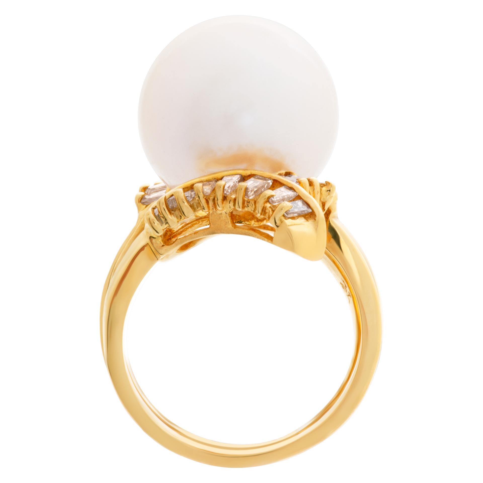 Women's South Sea Pearl Ring in 18k Yellow Gold For Sale