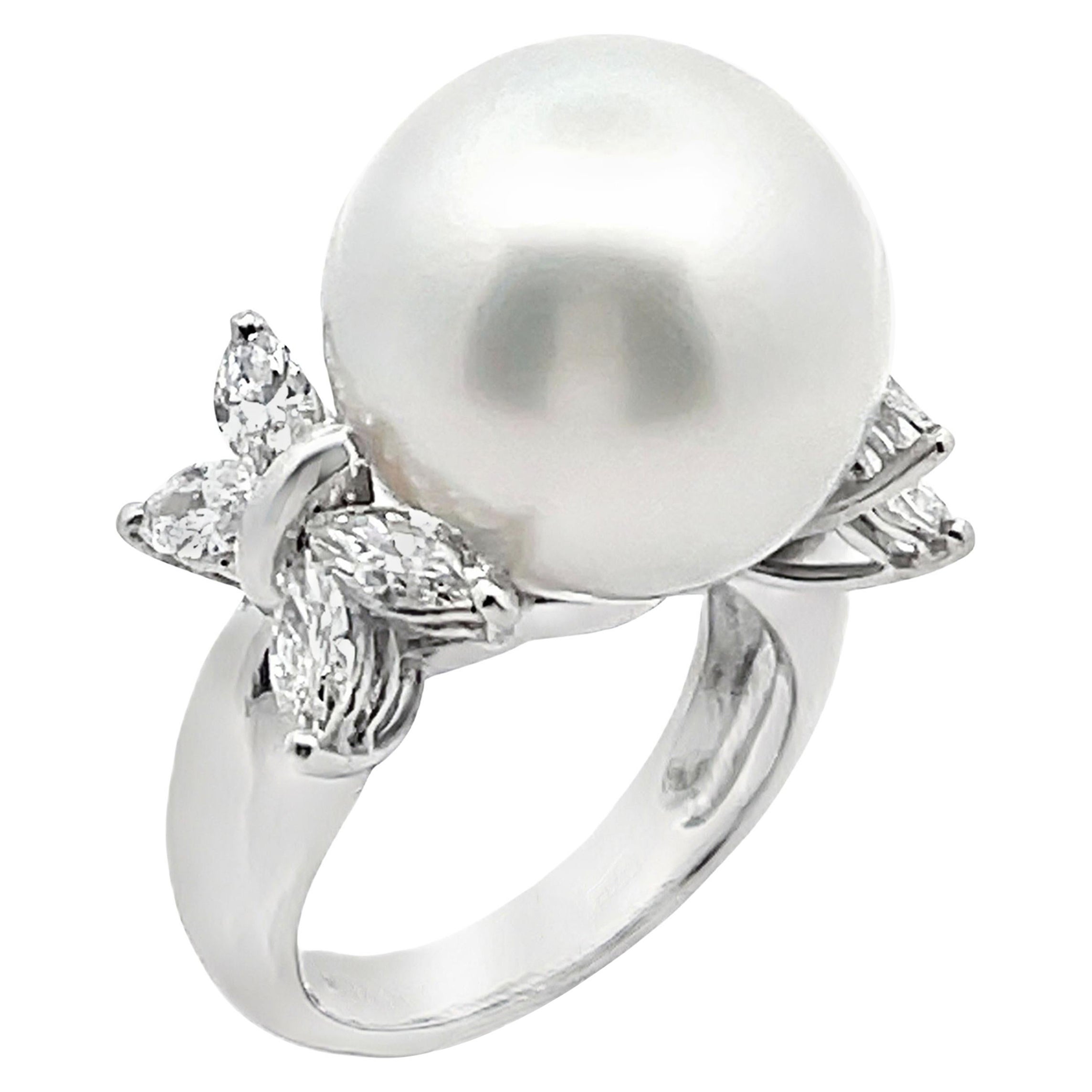 Anillo de perlas del mar del Sur con diamantes fantasía de 1,80 quilates en oro blanco de 18 quilates