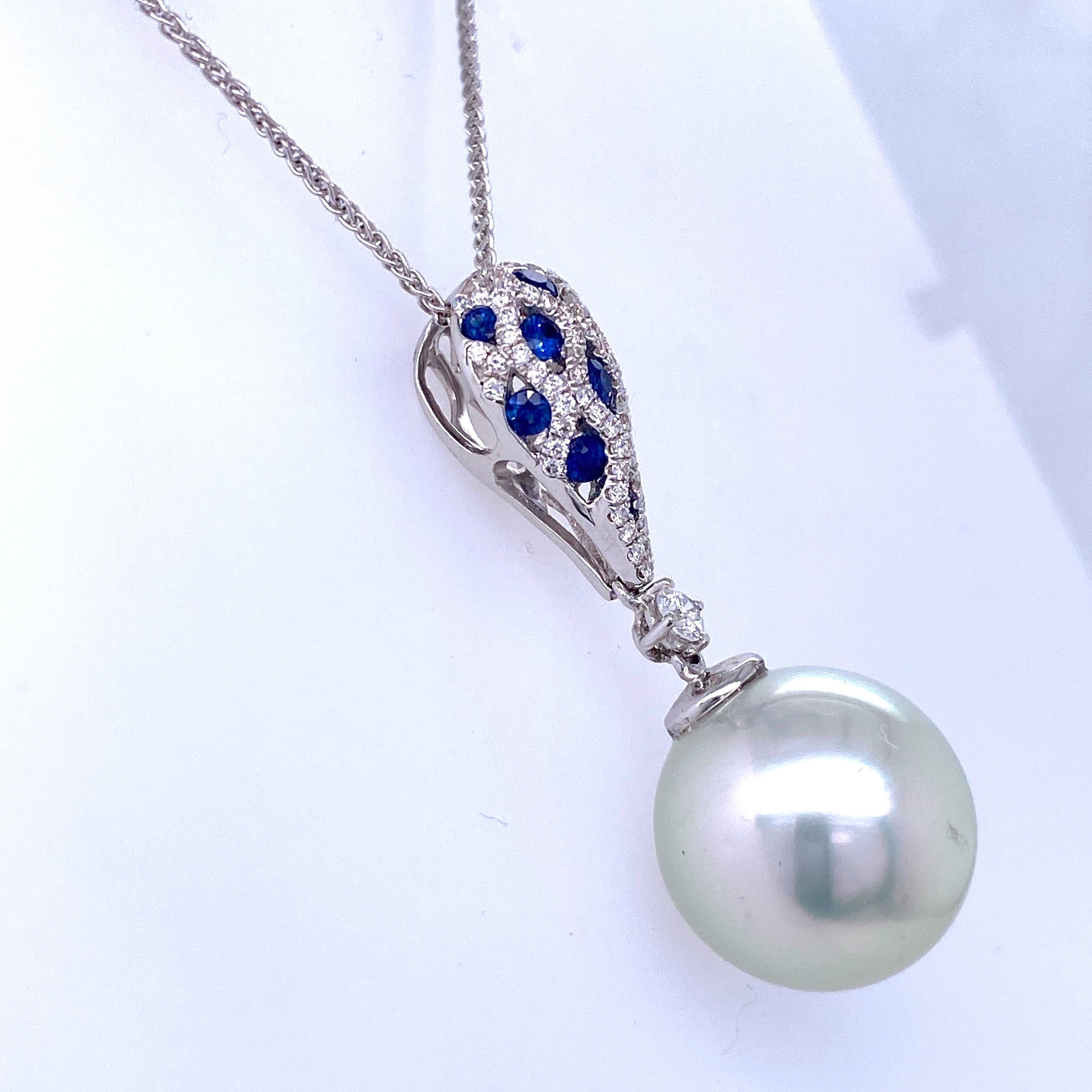 Contemporary South Sea Pearl Sapphire Diamond Pendant Necklace 0.64 Carat 18 Karat White Gold For Sale
