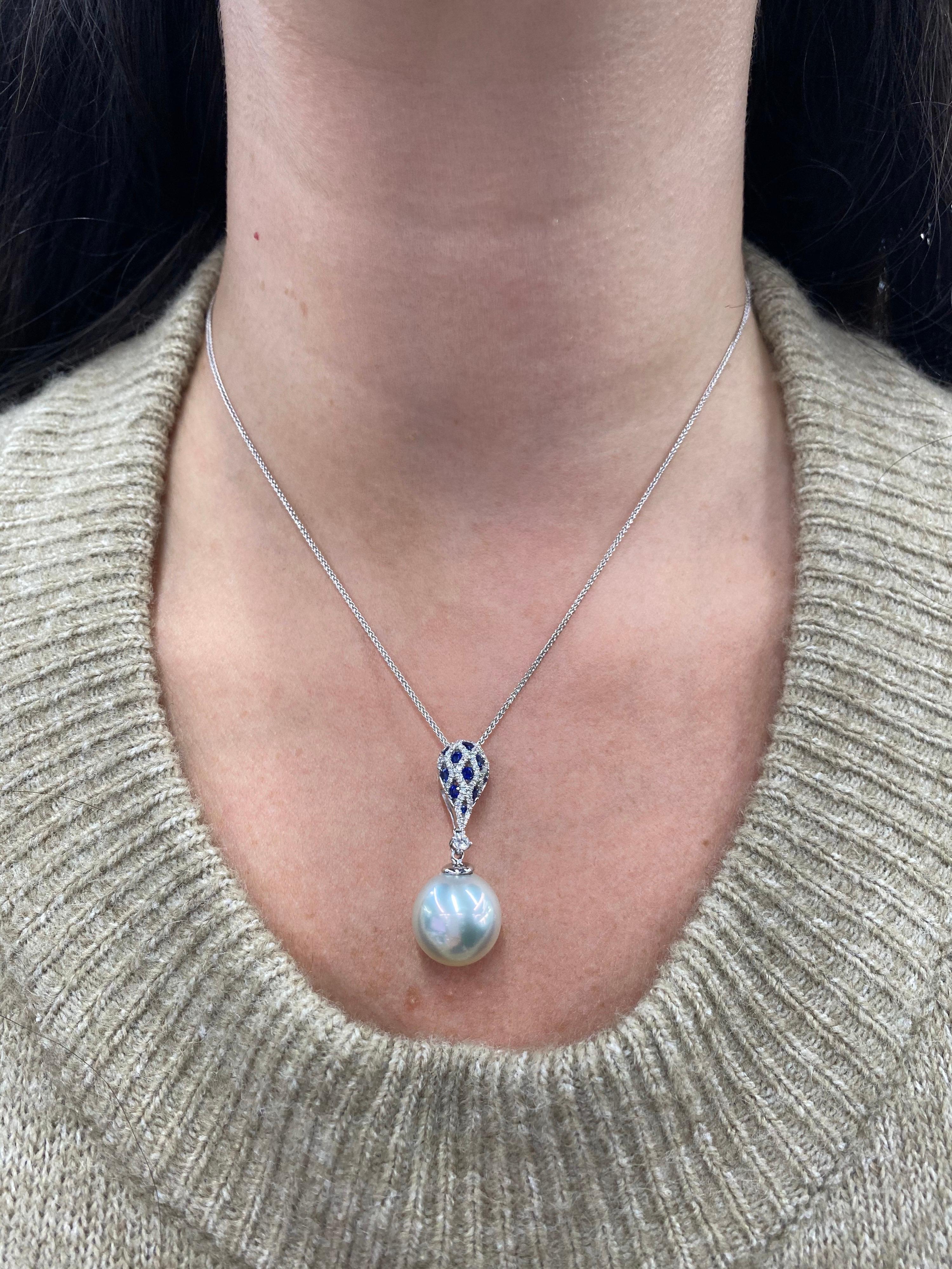 South Sea Pearl Sapphire Diamond Pendant Necklace 0.64 Carat 18 Karat White Gold In New Condition For Sale In New York, NY