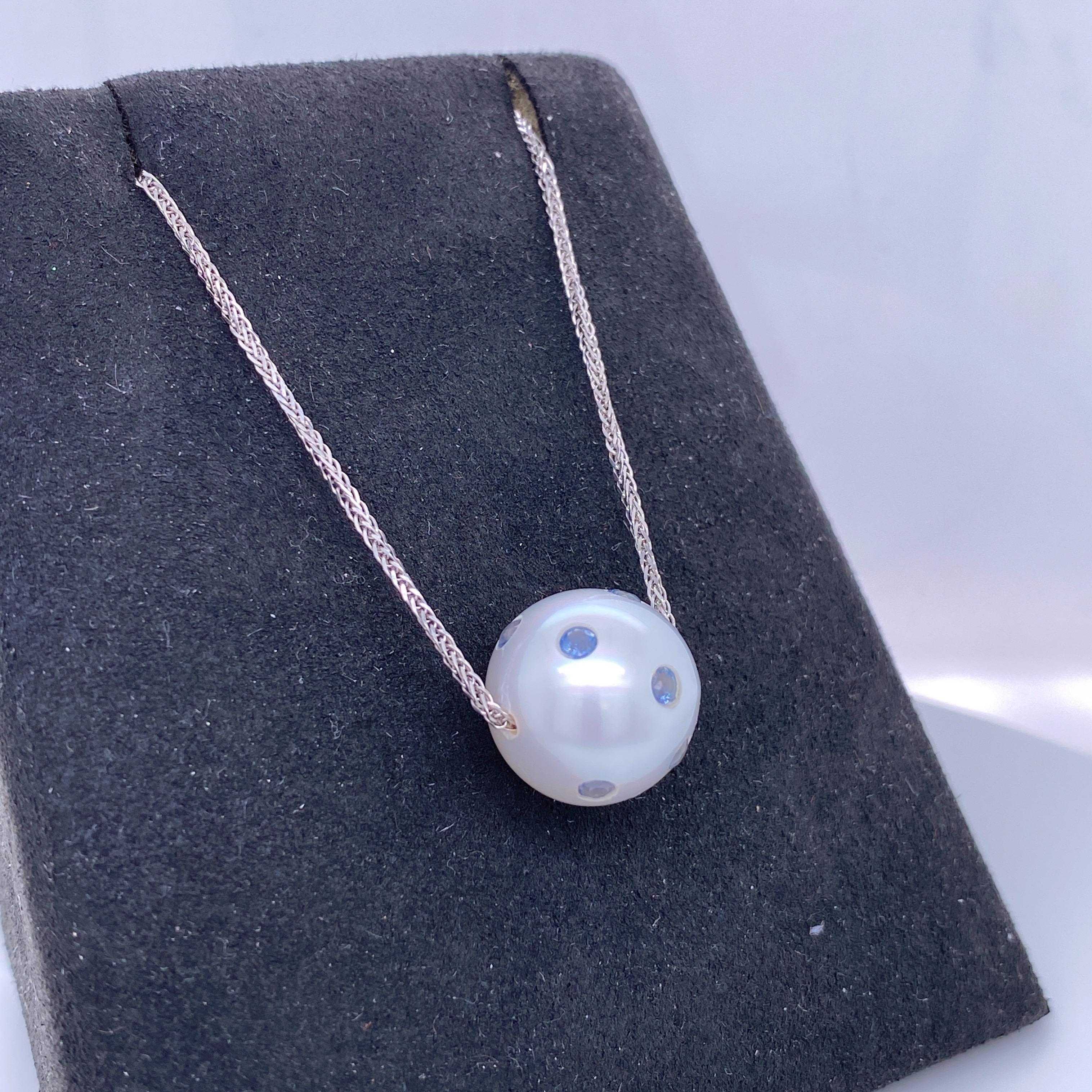 Round Cut South Sea Pearl Sapphire Slide Necklace 0.60 Carat 18 Karat White Gold For Sale