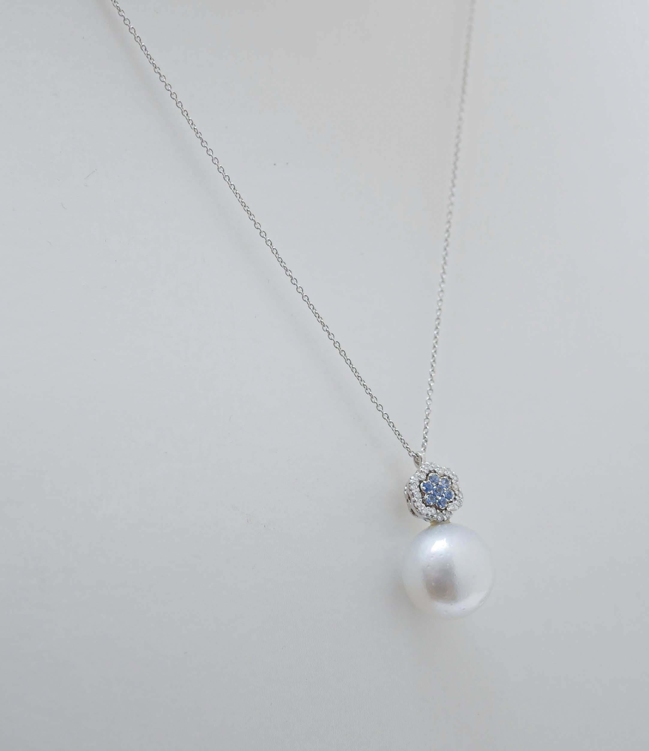 Mixed Cut South-Sea Pearl, Sapphires, Diamonds, 18 Karat White Gold Pendant Necklace. For Sale