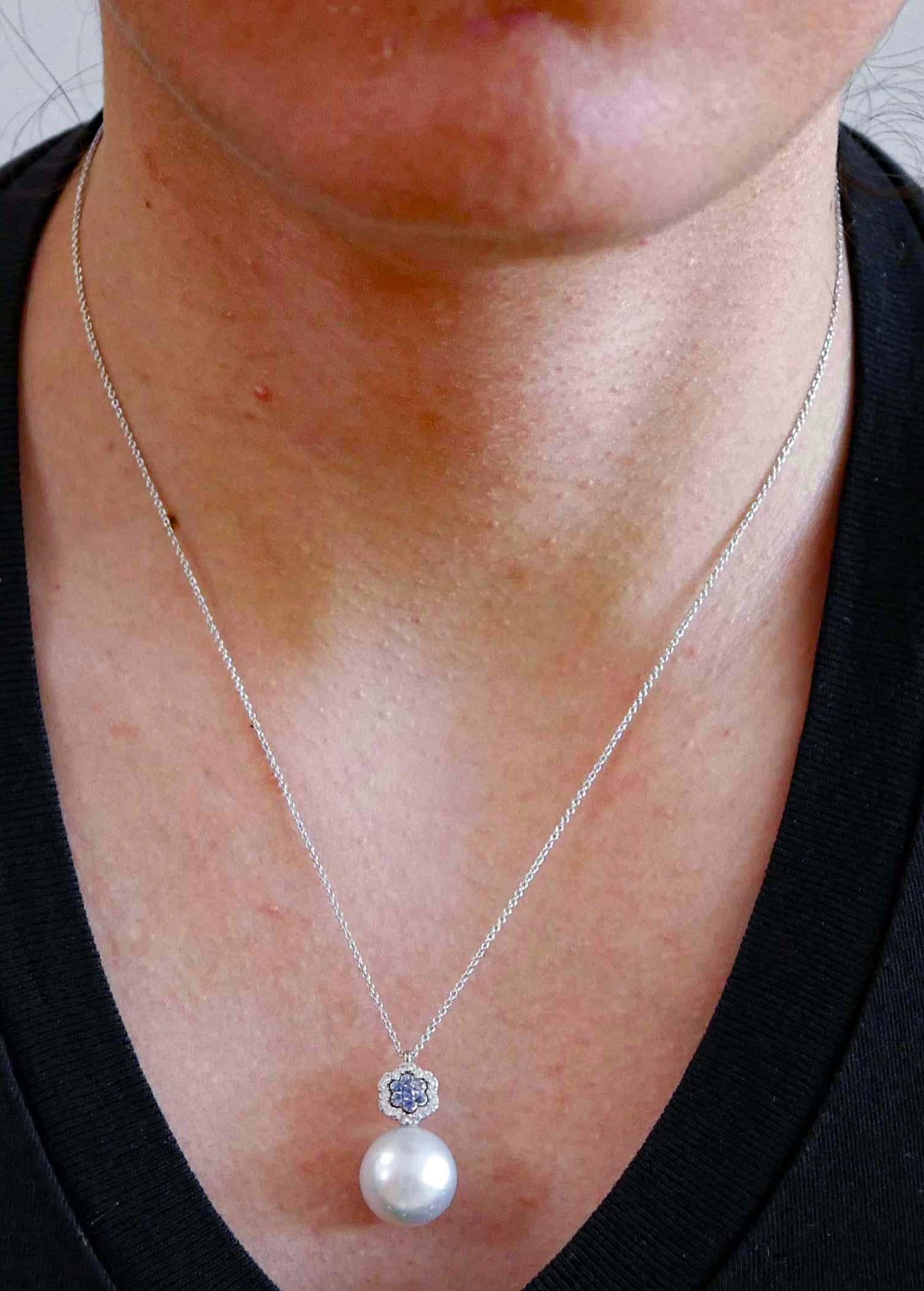 Women's South-Sea Pearl, Sapphires, Diamonds, 18 Karat White Gold Pendant Necklace. For Sale