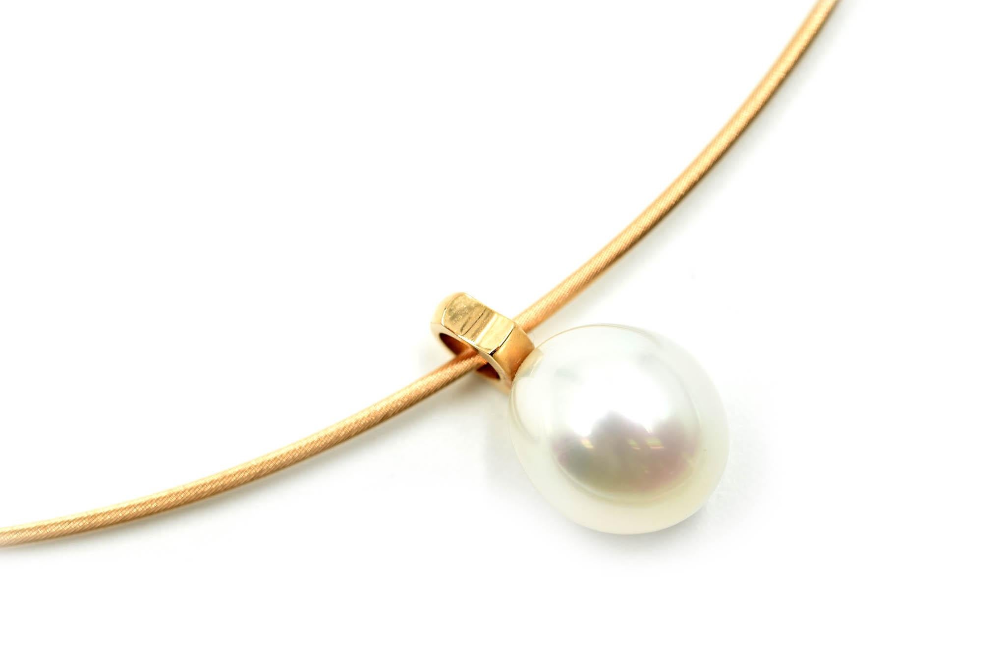 South Sea Pearl Sliding Bail Pendant on 18 Karat Rose Gold Collar Necklace In Excellent Condition In Scottsdale, AZ
