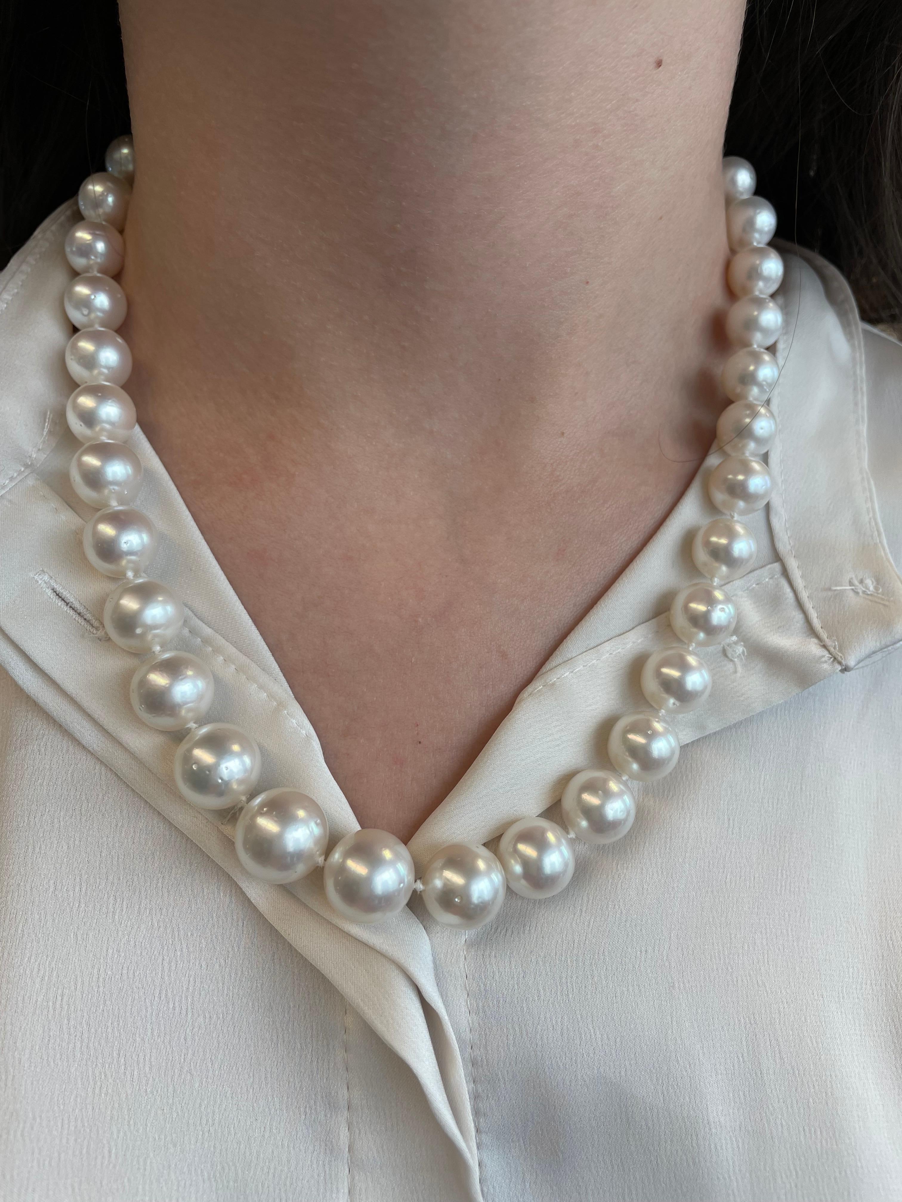 37 South Sea pearls, 10-14mm.
White gold clasp with diamonds. 
Accommodated with an up to date appraisal by a GIA G.G. upon request. Please contact us with any questions.

Item Number 
N6449