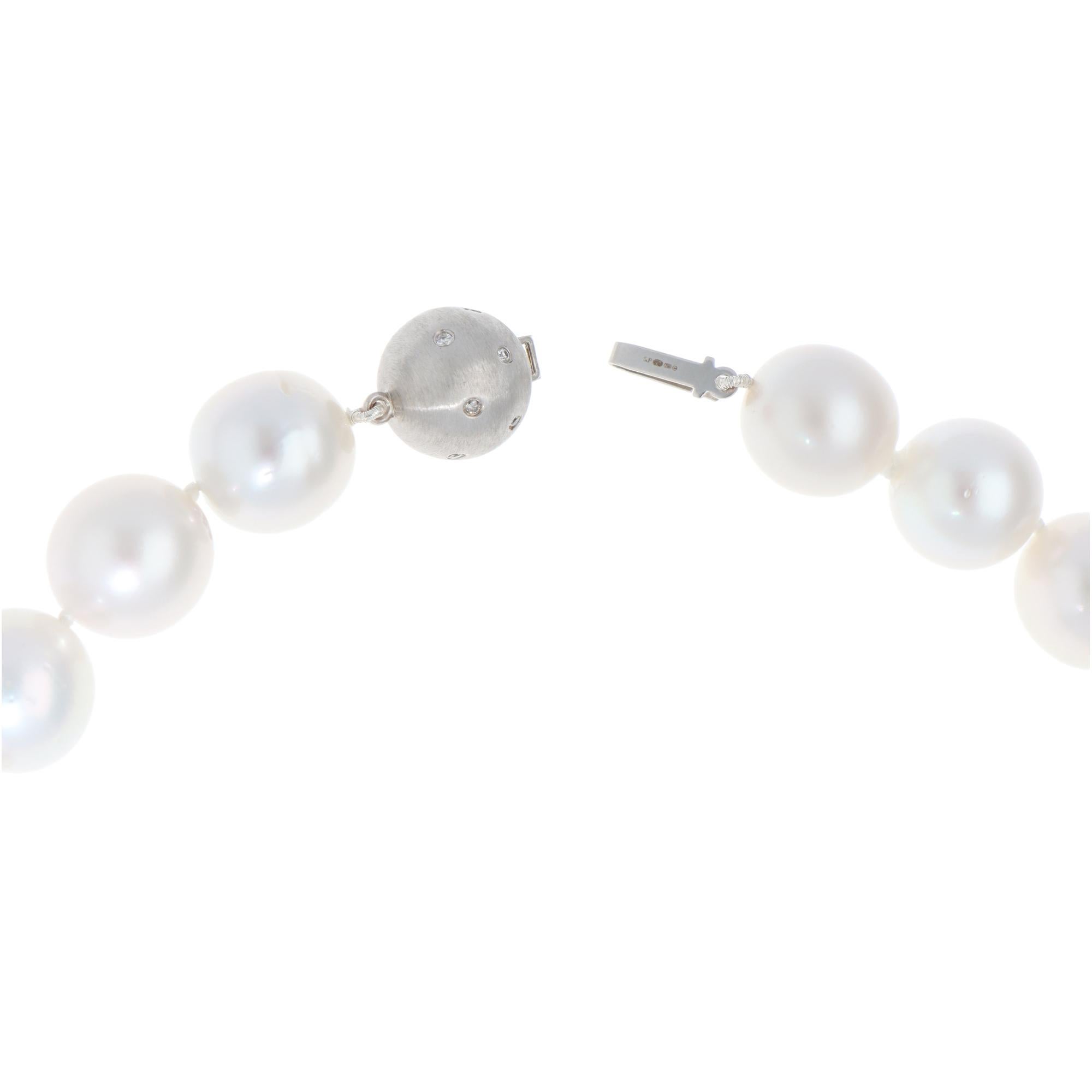 South Sea Pearl Strand Necklace with White Gold Diamond Clasp In Excellent Condition For Sale In London, GB