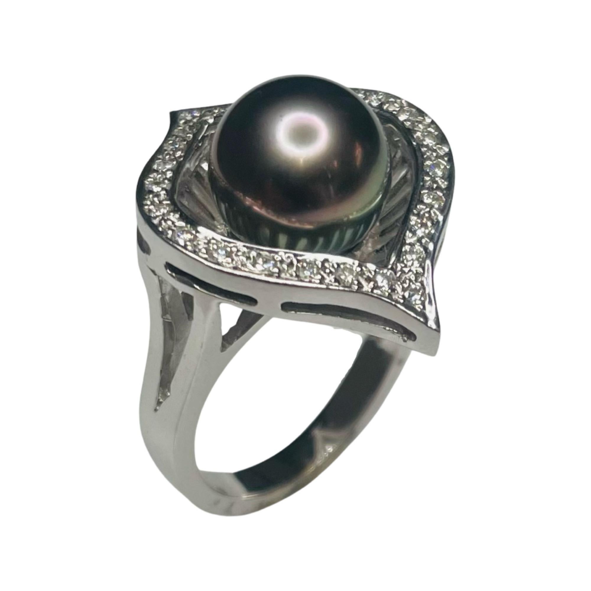 Round Cut South Sea Pearl Tahitian Black Pearl with Diamond Ring For Sale
