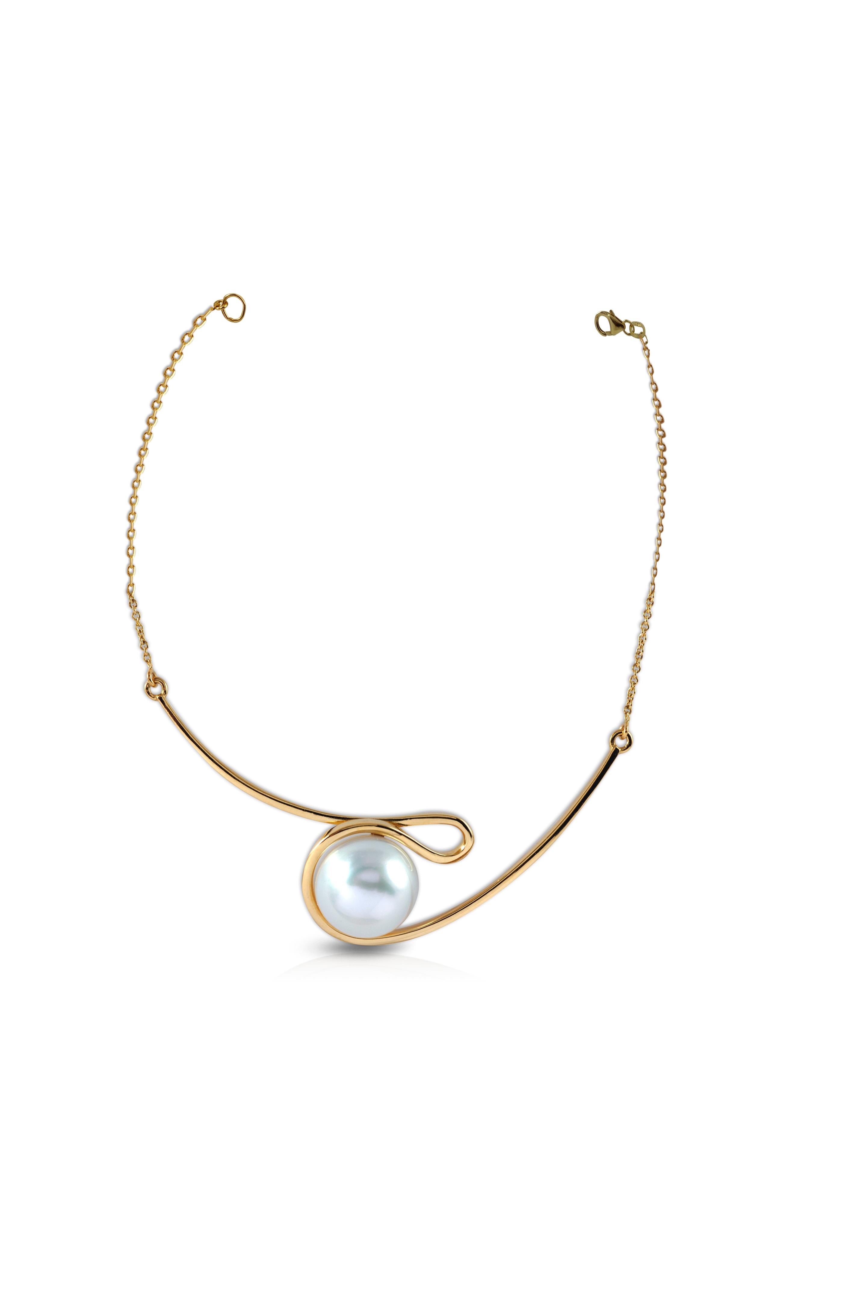 South Sea Pearl Talay Silhouette Necklace set in 18K Gold Settings For Sale 5