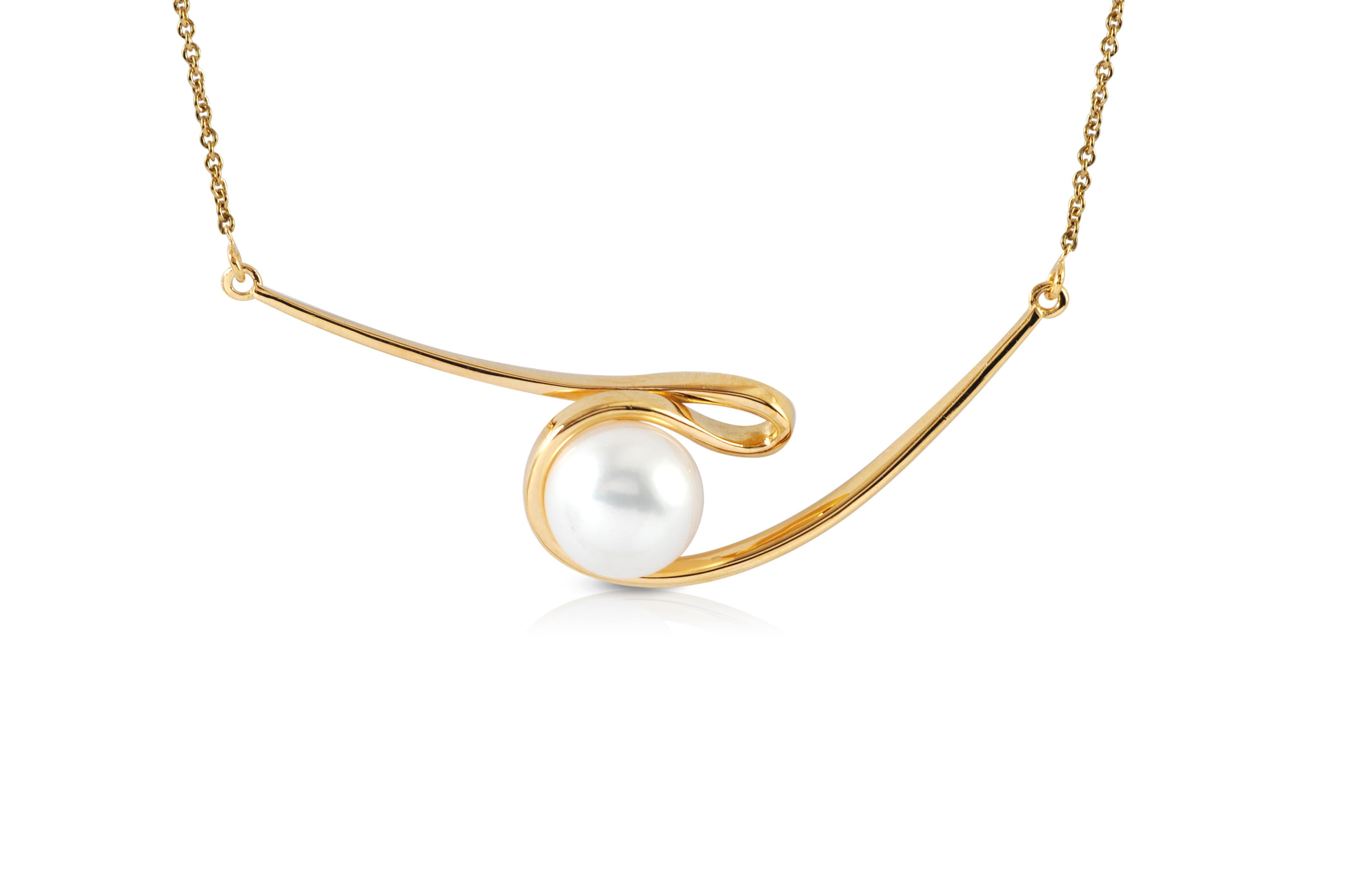 South Sea Pearl Talay Silhouette Necklace set in 18K Gold Settings For Sale 6