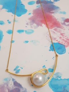 South Sea Pearl Talay Silhouette Necklace set in 18K Gold Settings