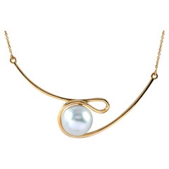 South Sea Pearl Talay Silhouette Necklace set in 18K Gold Settings