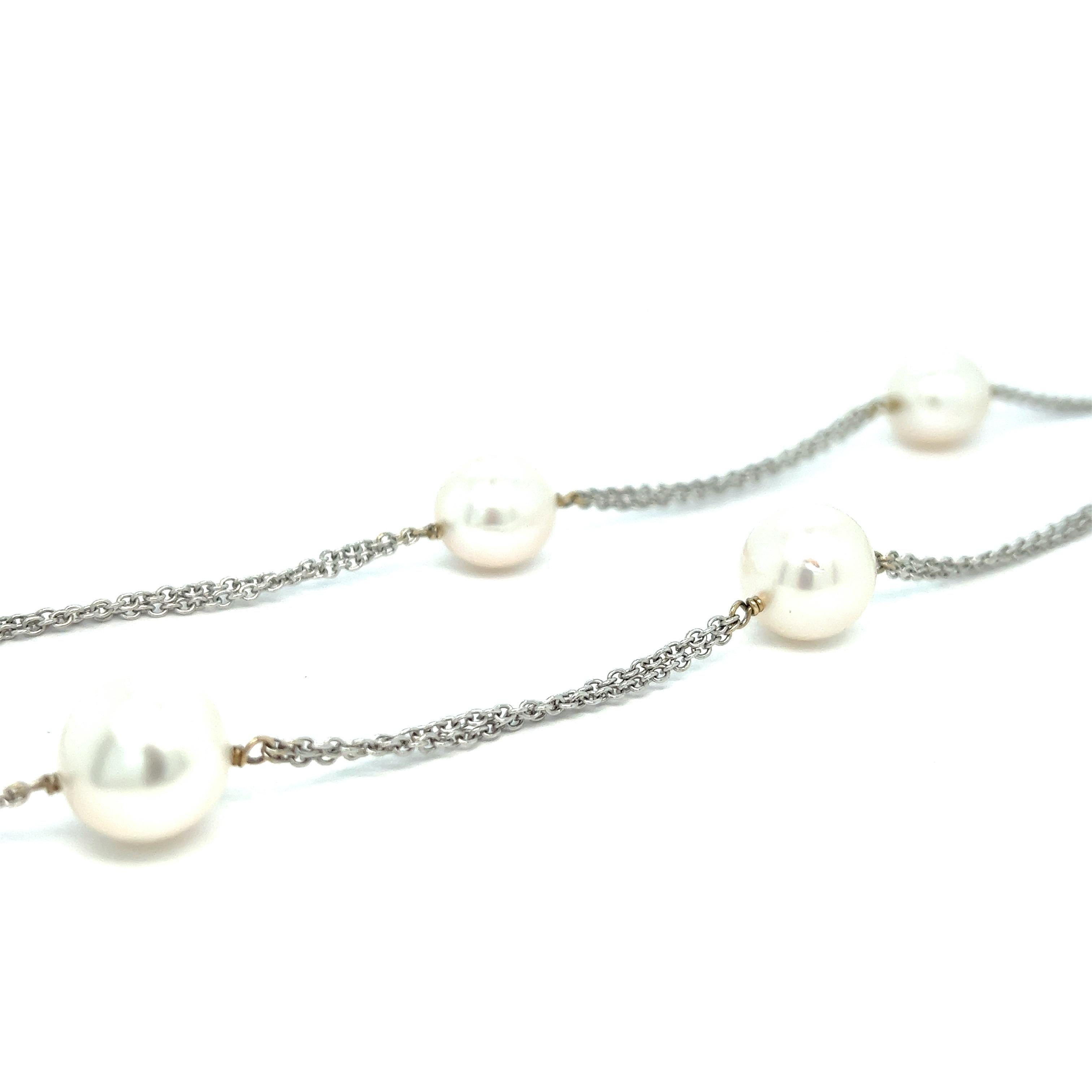 South sea pearl white gold necklace

Very fine seven south sea pearls (average thickness of 12 mm), 18 karat white gold; marked 750

Size: length 18.5 inches, can go up to 22 inches
Total weight: 25.6 grams