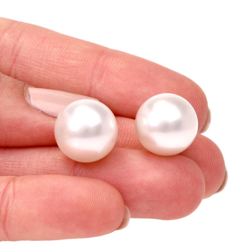 South Sea Pearl White Gold Stud Earrings In Excellent Condition In Miami, FL