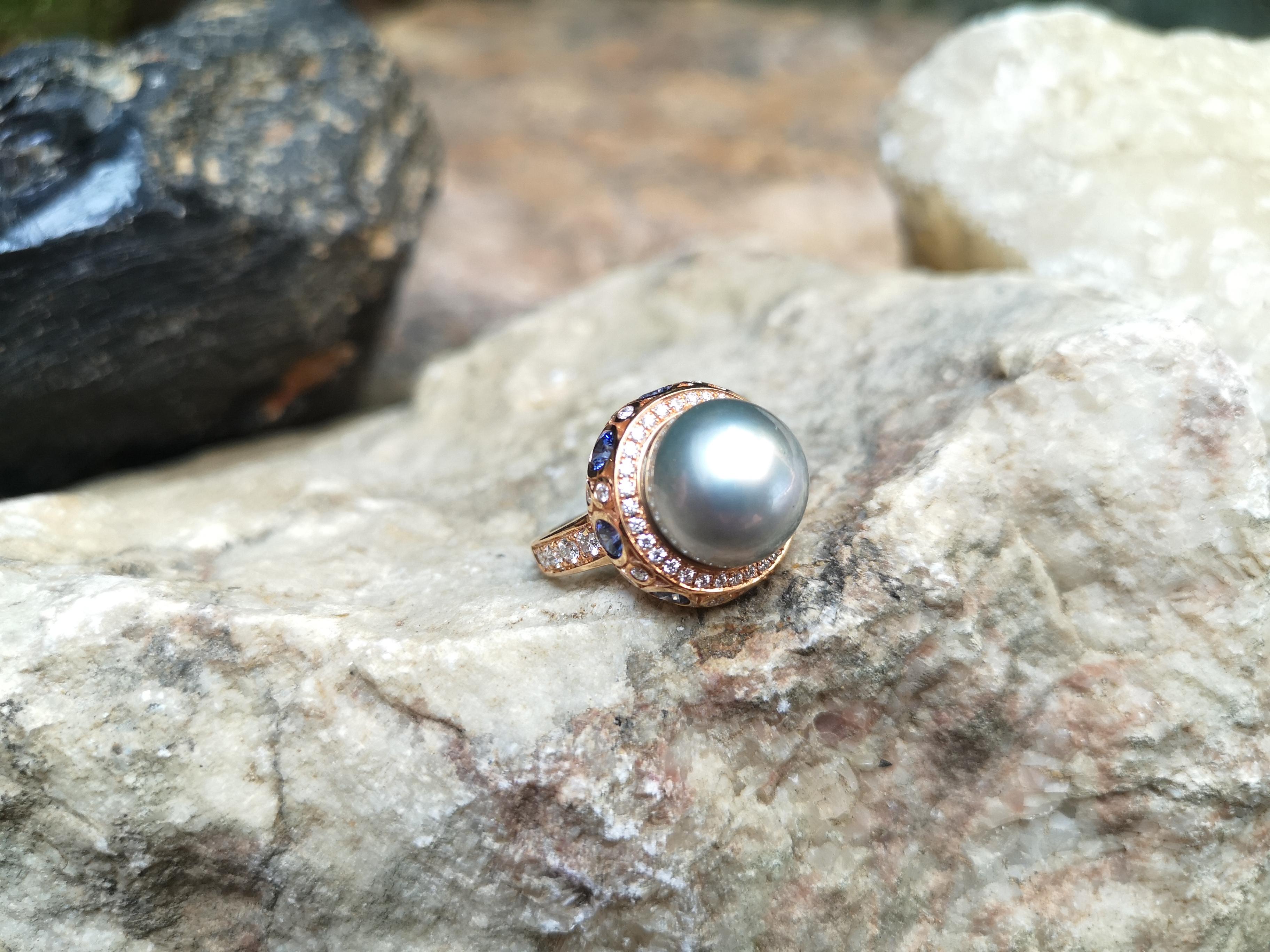 South Sea Pearl with Blue Sapphire and Diamond ing set in 18 Karat Rose Gold In New Condition For Sale In Bangkok, TH
