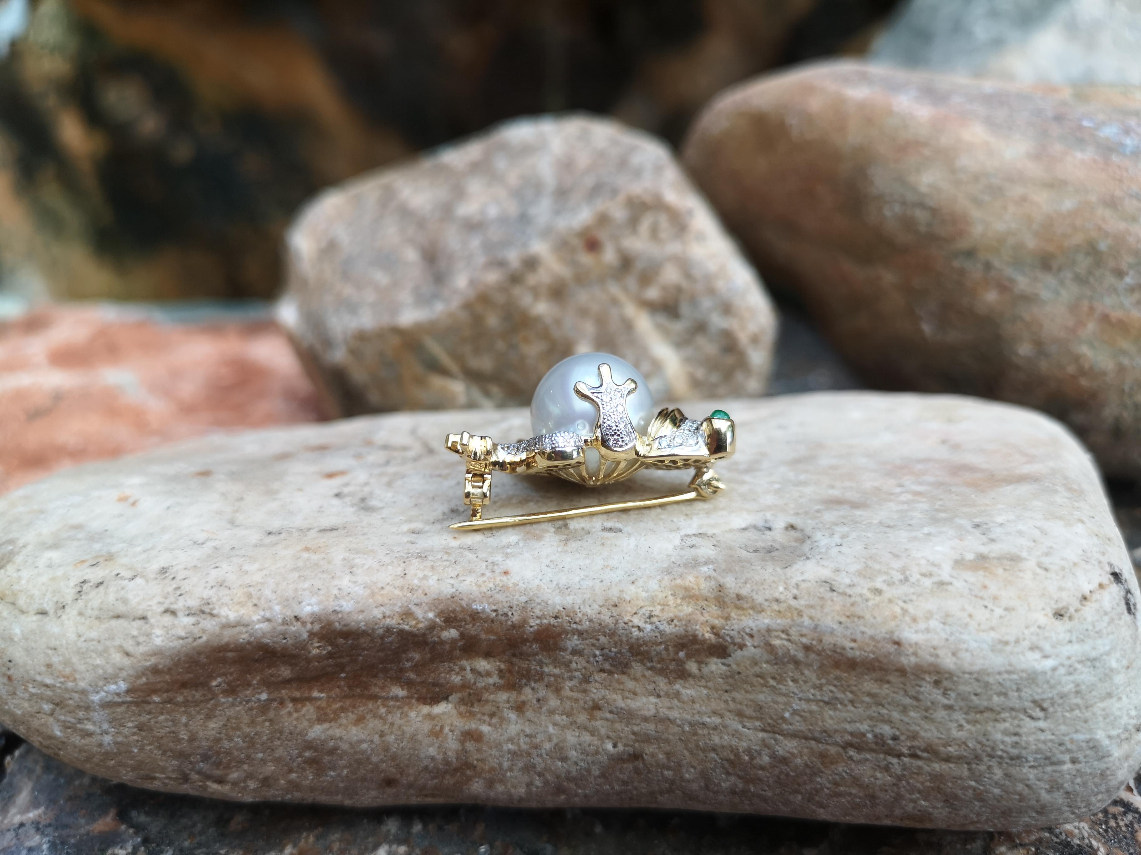 Contemporary South Sea Pearl with Cabochon Emerald and Diamond Frog Brooch Set in 18K Gold