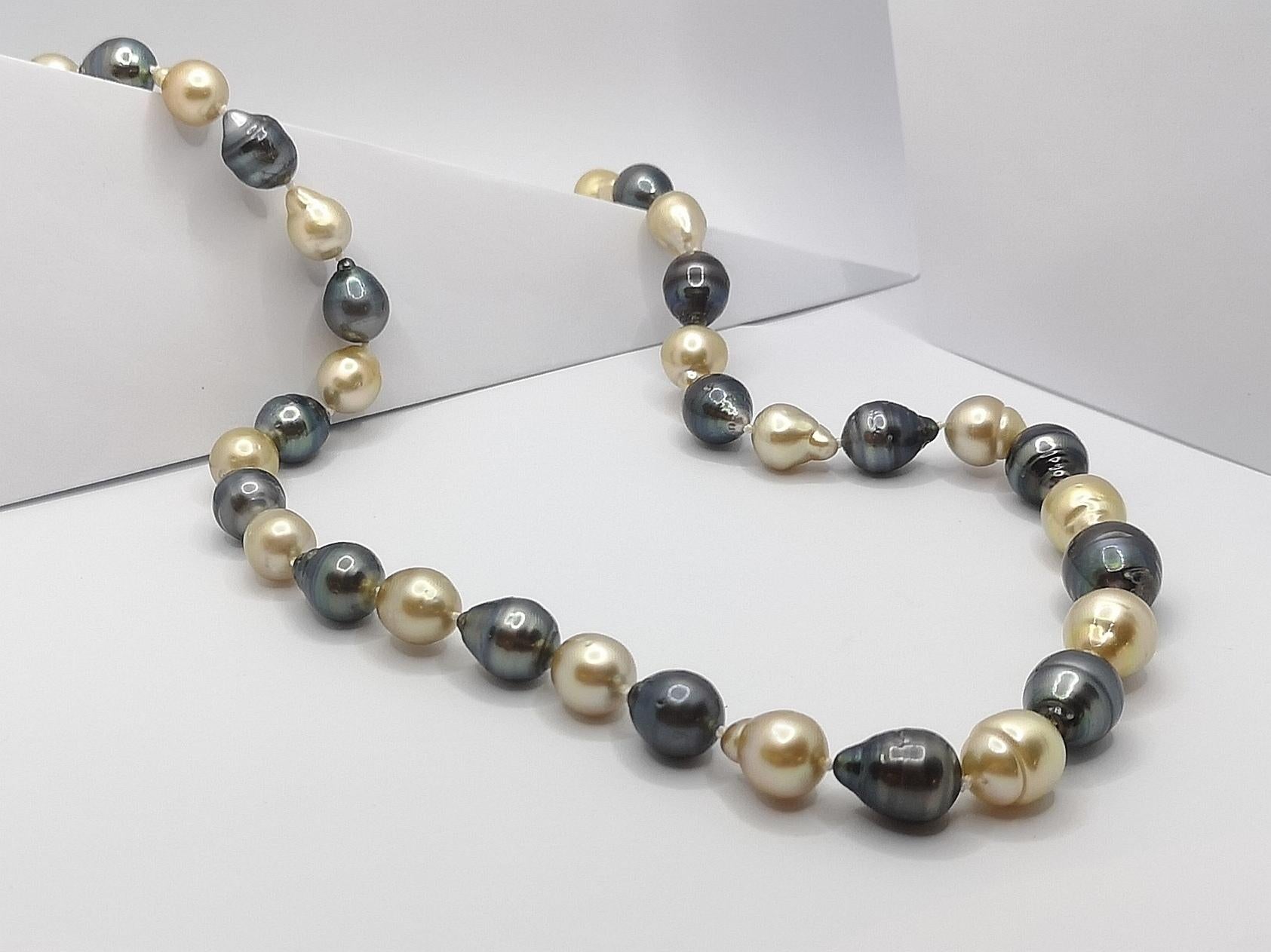 Perla dei mari del sud con diamante da 0,01 carati in oro 18 carati in vendita 4