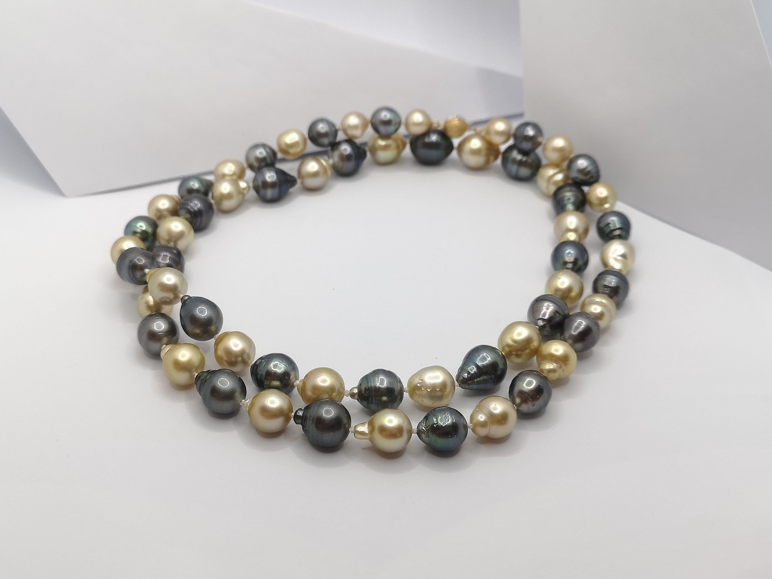 South Sea Pearl with Diamond 0.01 Carat in 18 Karat Gold Lock In New Condition For Sale In Bangkok, TH