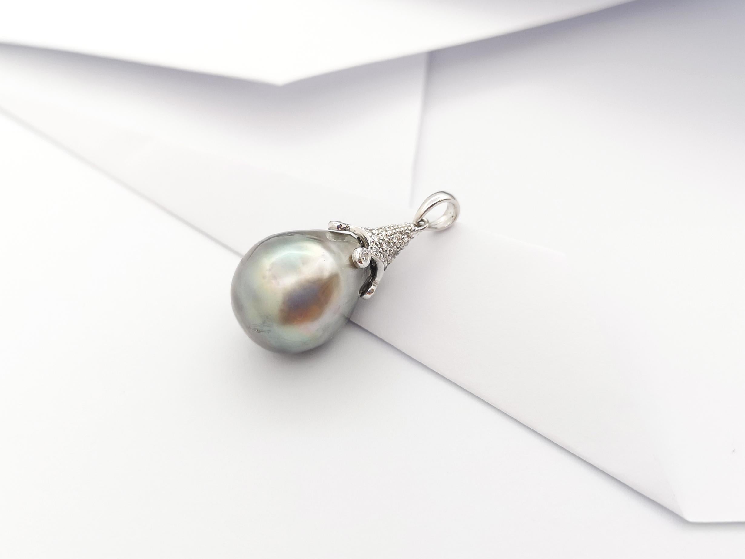 Brilliant Cut South Sea Pearl with Diamond 0.27 carat Pendant set in 18K White Gold Settings For Sale