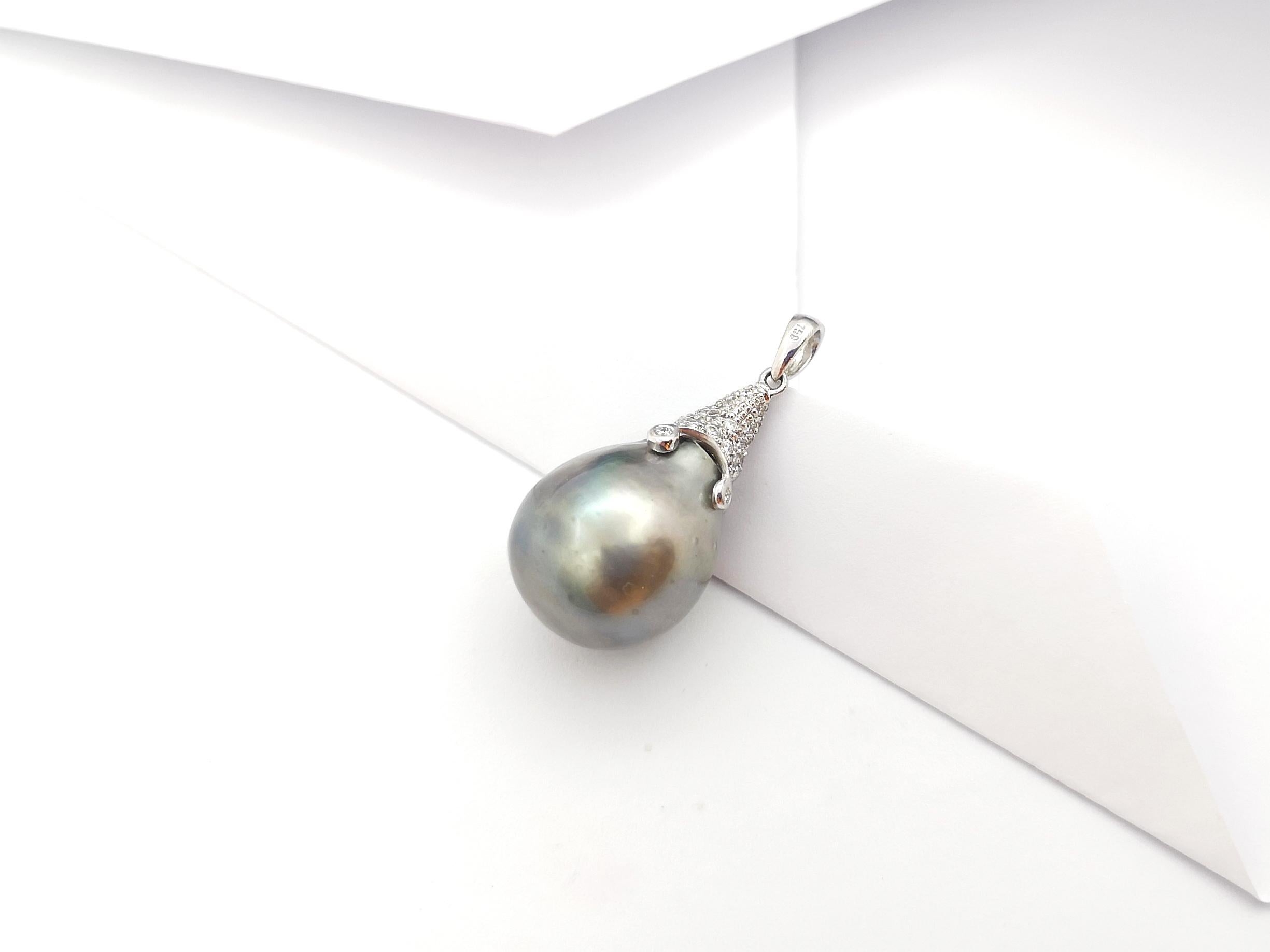 Women's South Sea Pearl with Diamond 0.27 carat Pendant set in 18K White Gold Settings For Sale