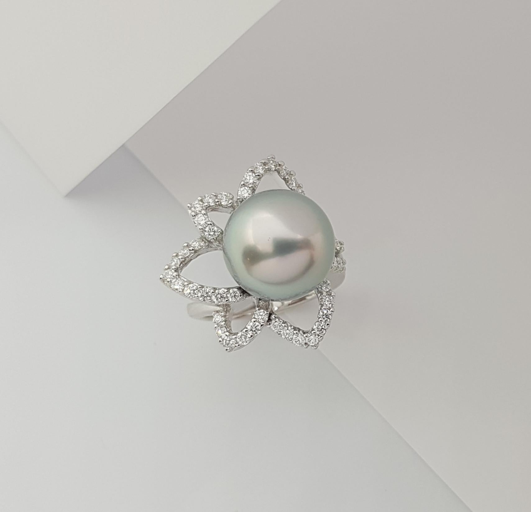 South Sea Pearl with Diamond 0.37 Carat Ring Set in 18 Karat White Gold Settings For Sale 8
