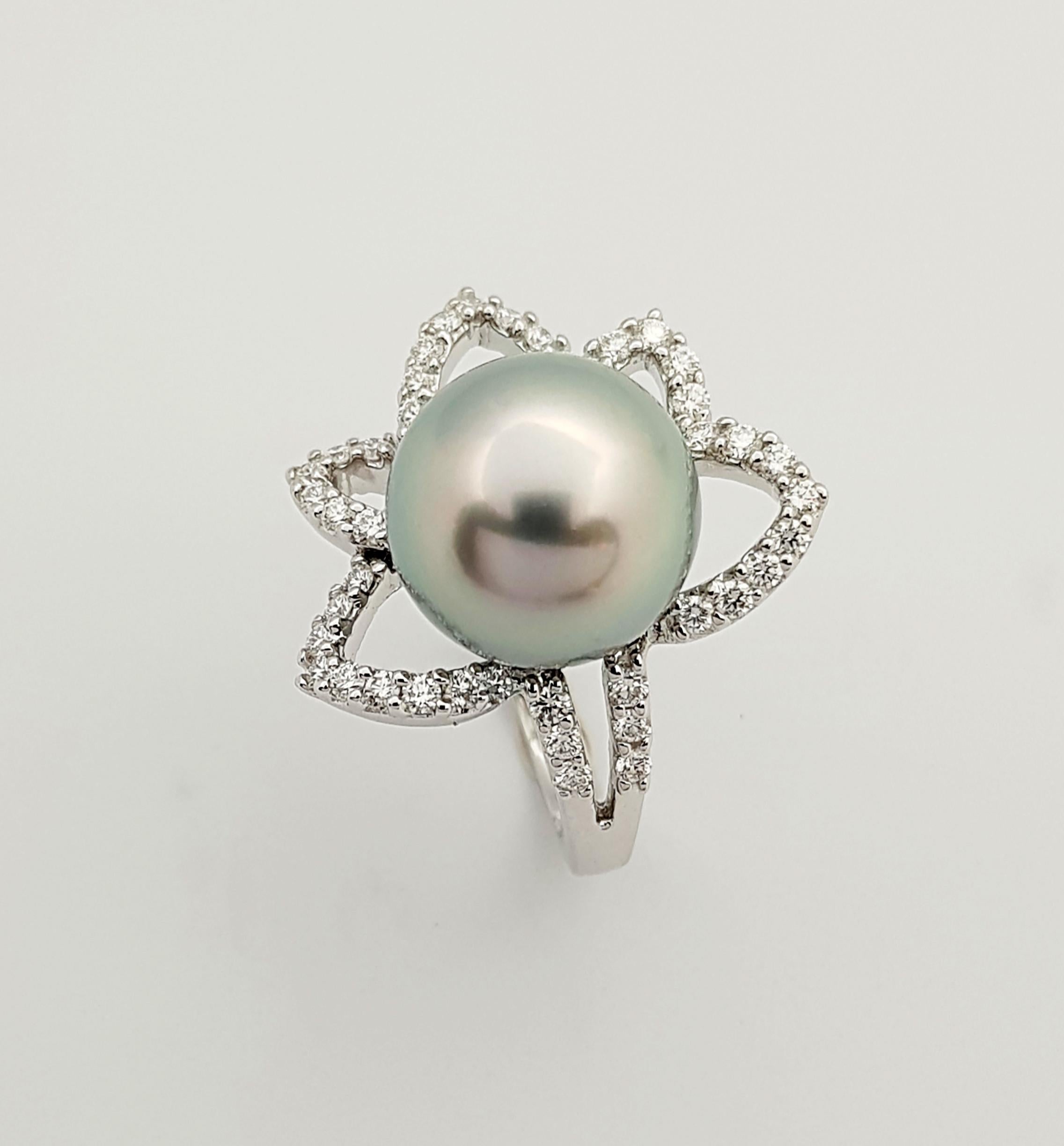 South Sea Pearl with Diamond 0.37 Carat Ring Set in 18 Karat White Gold Settings For Sale 3