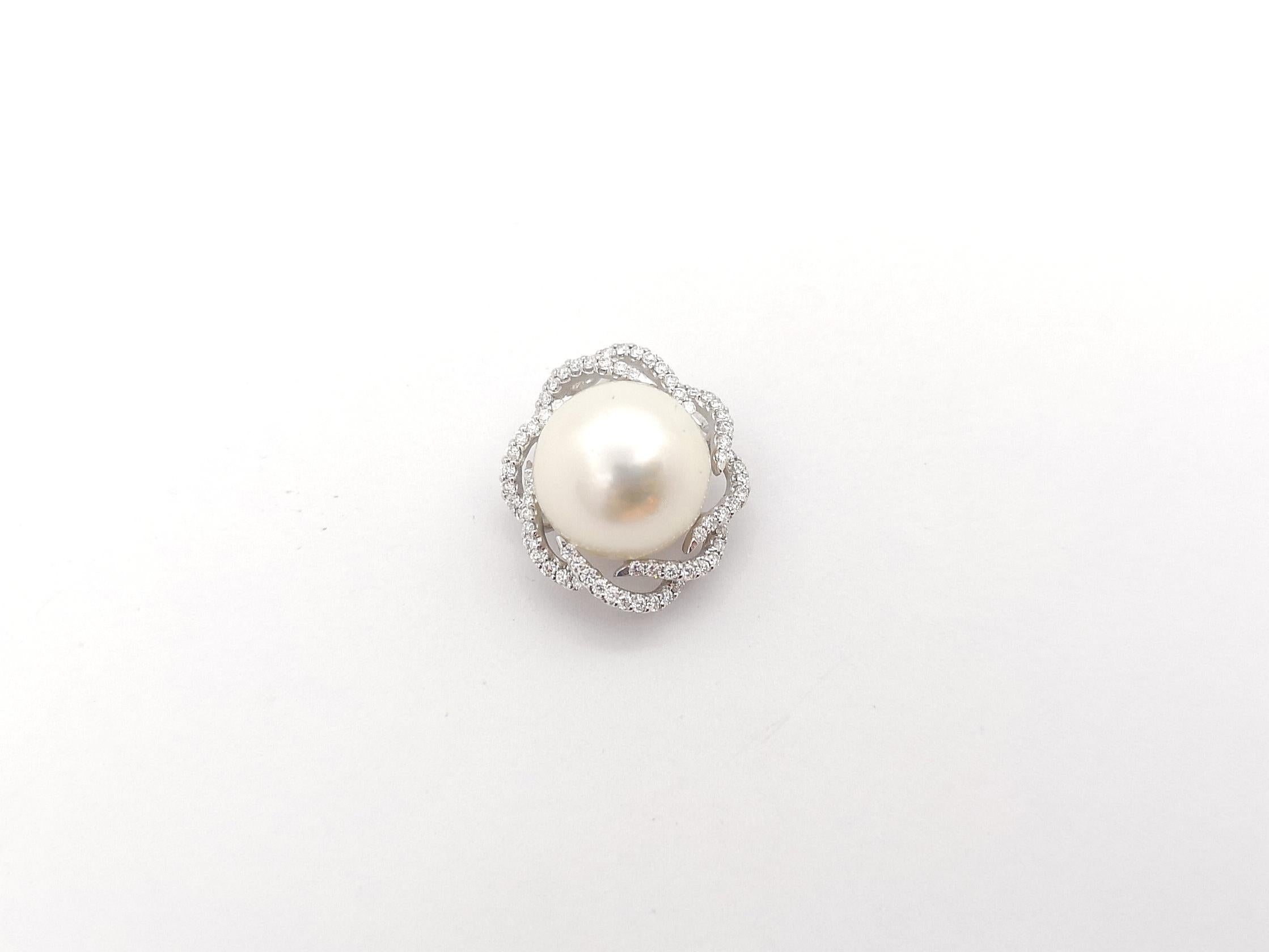 Art Deco South Sea Pearl with Diamond 0.50 carat Pendant set in 18K White Gold Settings For Sale