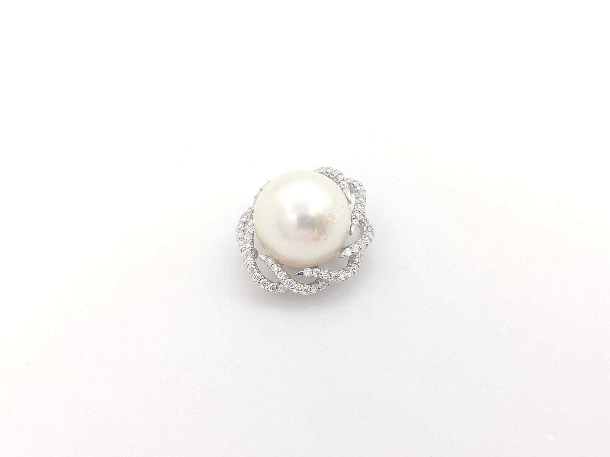 Brilliant Cut South Sea Pearl with Diamond 0.50 carat Pendant set in 18K White Gold Settings For Sale