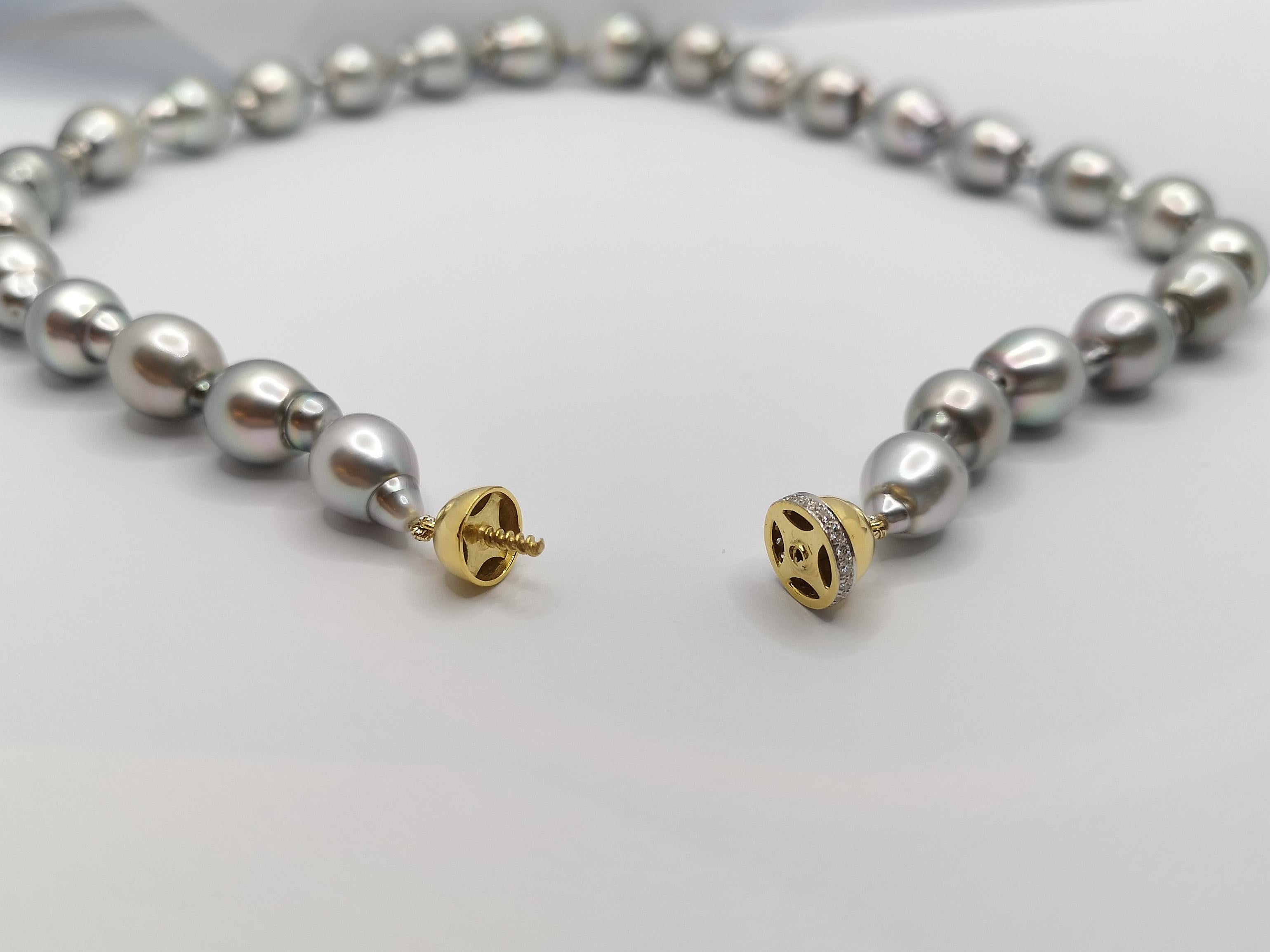 Brilliant Cut South Sea Pearl with Diamond 18 Karat Gold Lock For Sale