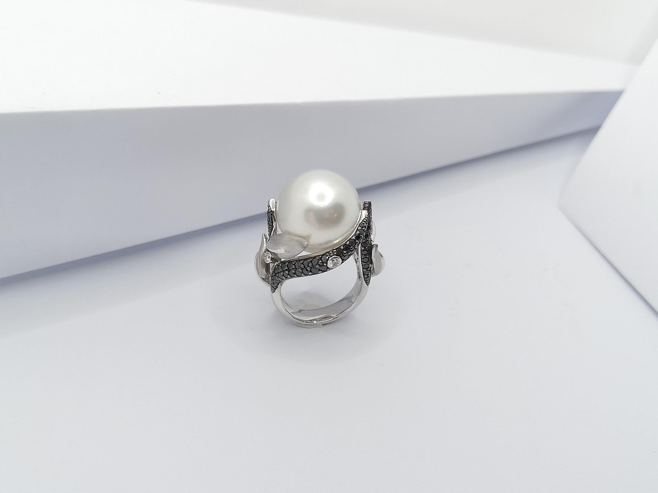 South Sea Pearl with Diamond and Black Diamond Ring Set in 18 Karat White Gold For Sale 7