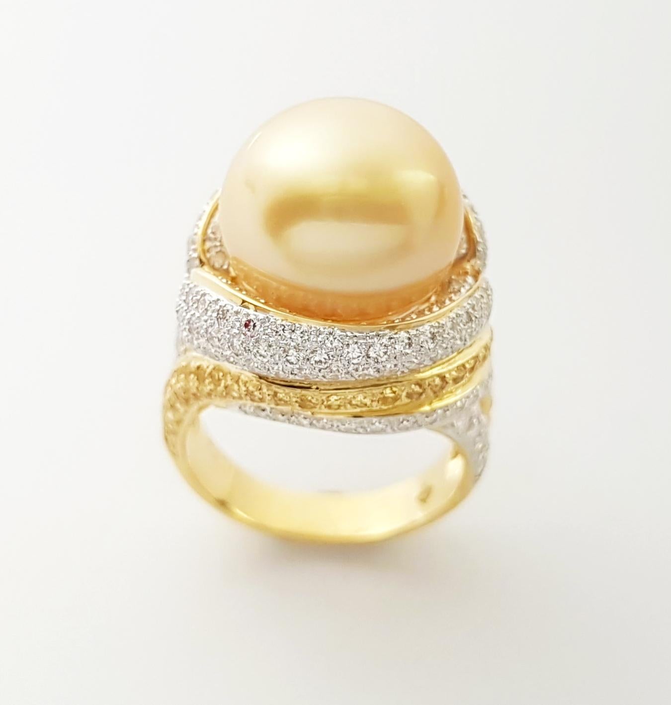 Bague en or 18 carats avec perles des mers du Sud, diamants et saphirs jaunes en vente 9