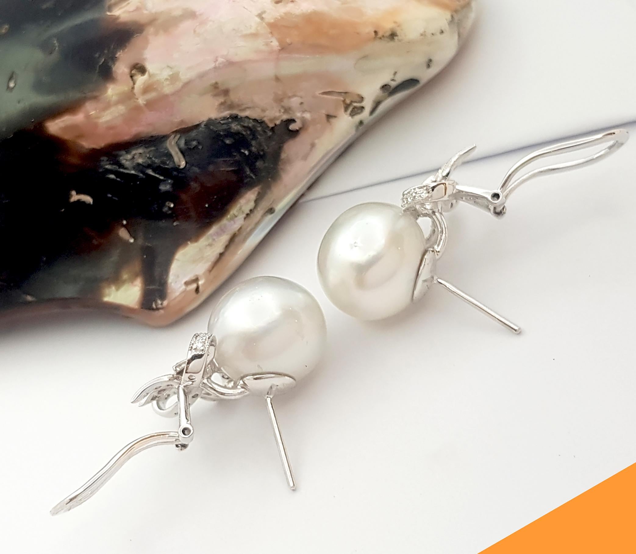South Sea Pearl with Diamond Bow Earrings set in 18K White Gold Settings 3