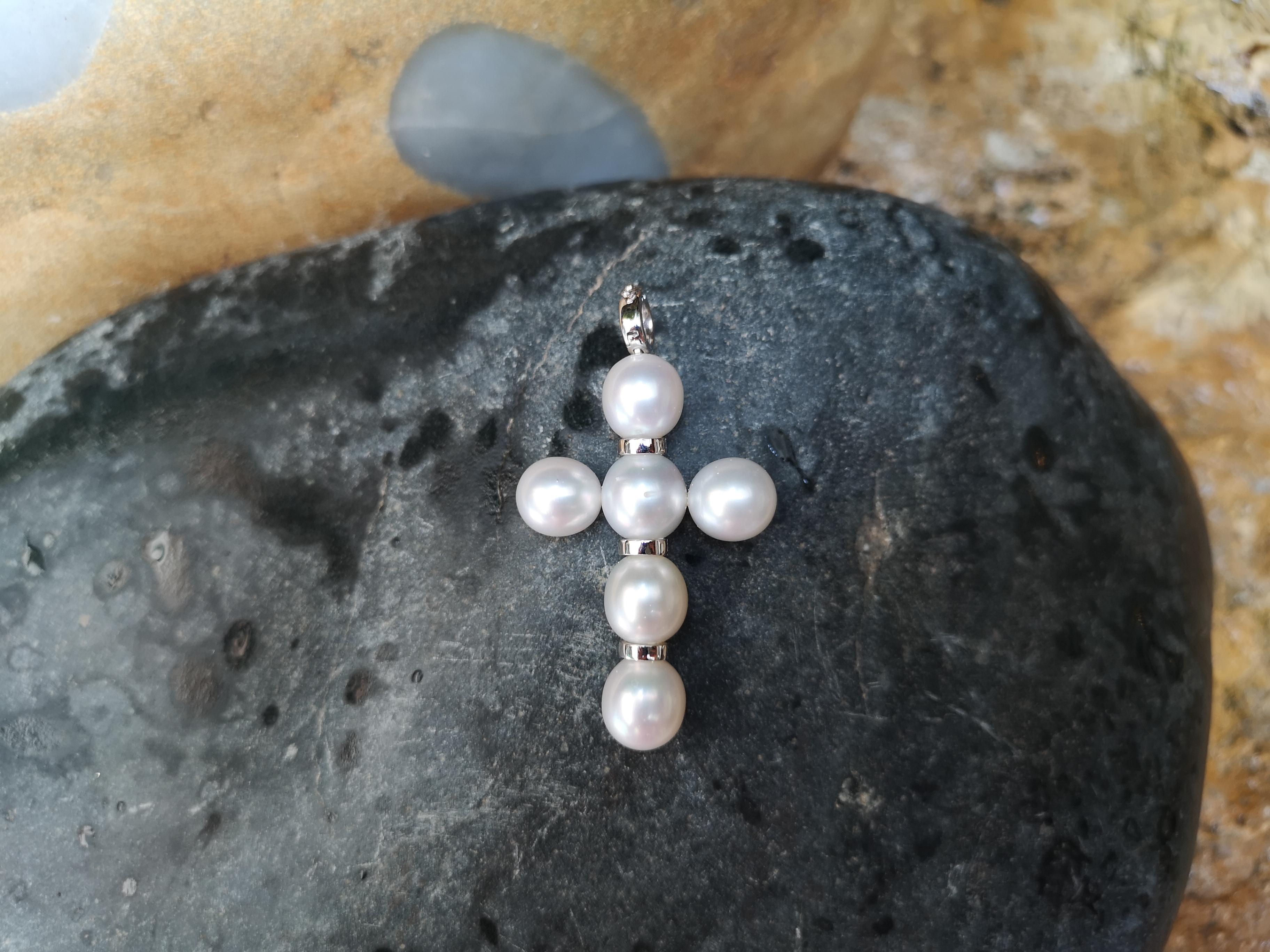 South Sea Pearl with Diamond Cross Pendant Set in 18 Karat White Gold Settings 2