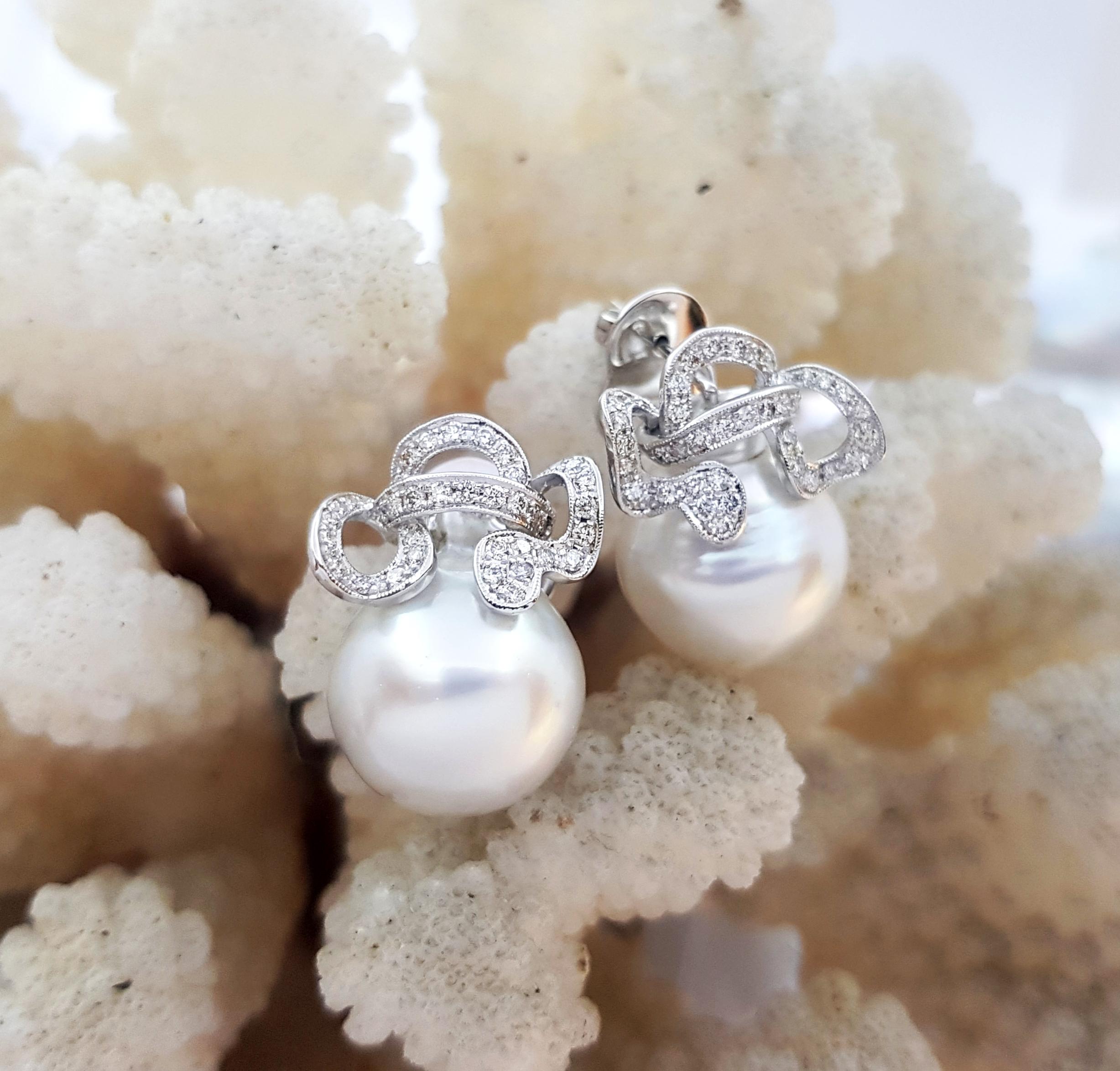 Taglio brillante Orecchini con perle dei mari del sud e diamanti con montatura in oro bianco 18 carati in vendita