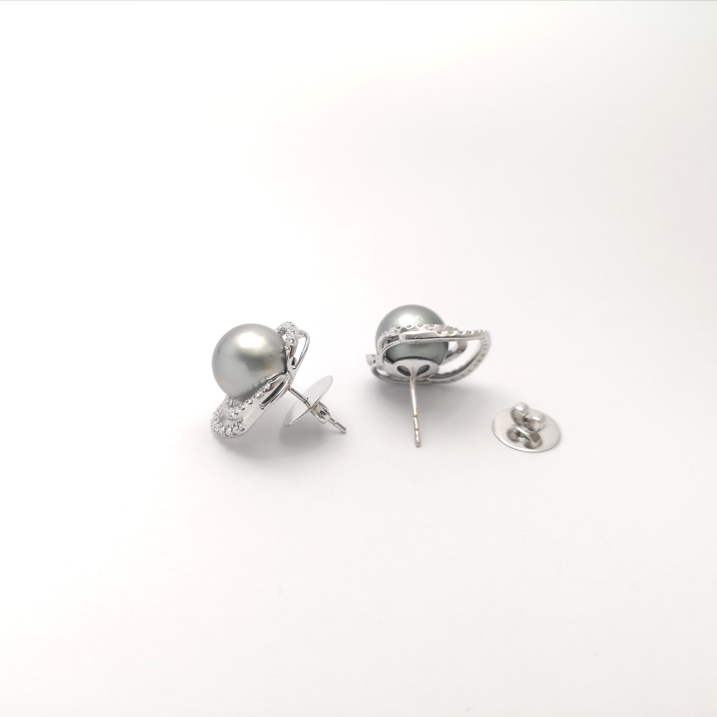 Boucles d'oreilles en or blanc 18 carats avec perles des mers du Sud et diamants Neuf - En vente à Bangkok, TH