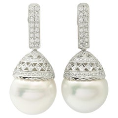 Boucles d'oreilles en or blanc 18 carats avec perles des mers du Sud et diamants