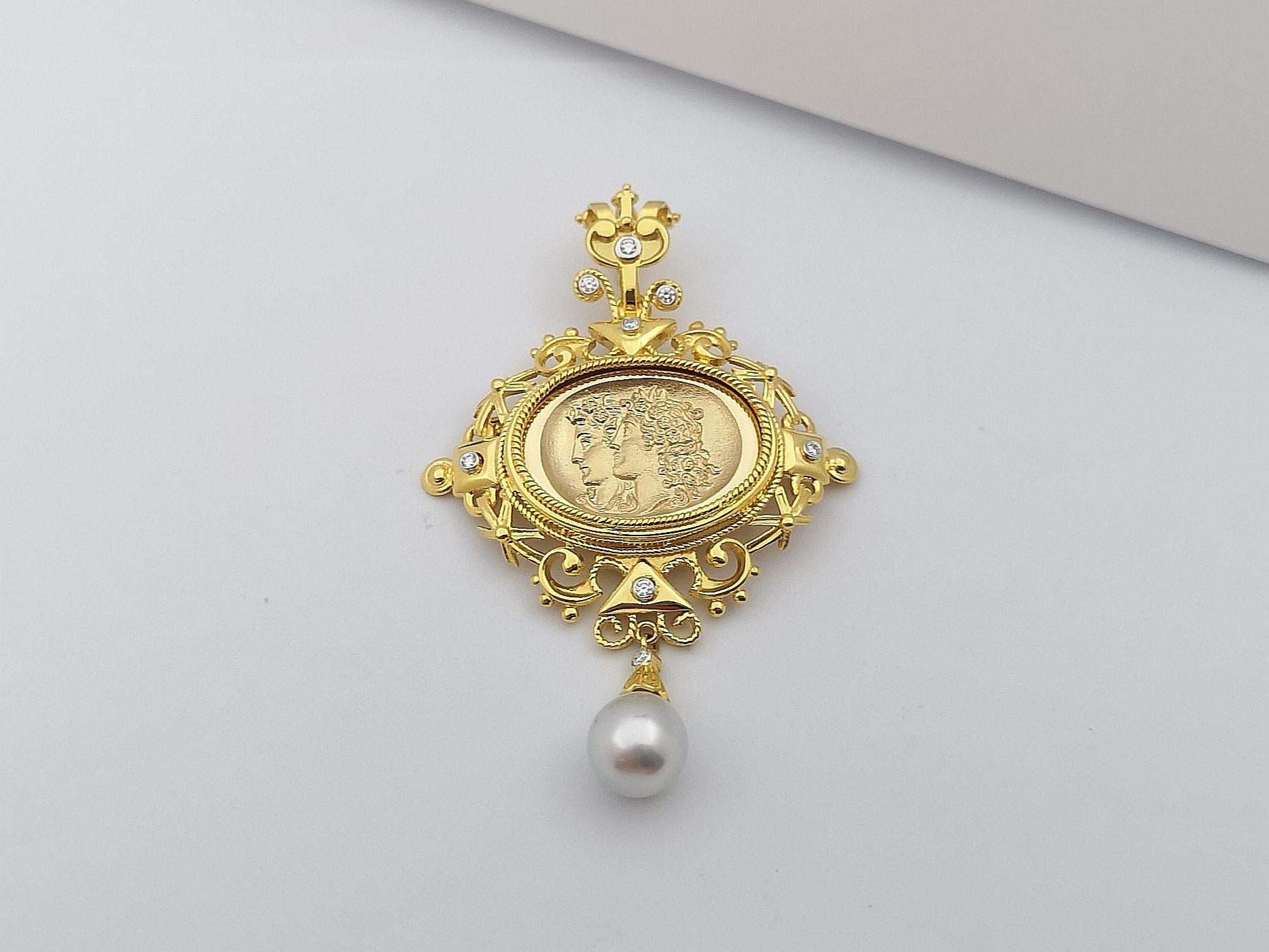 South Sea Pearl with Diamond Pendant / Brooch Set in 18 Karat Gold Settings For Sale 7
