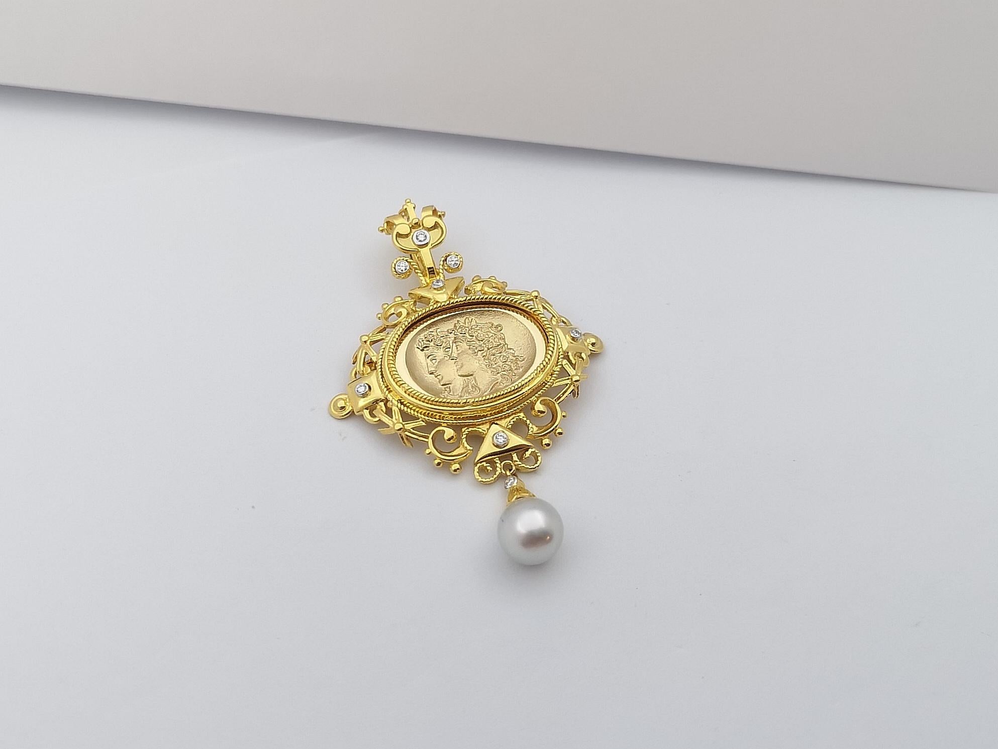 Mixed Cut South Sea Pearl with Diamond Pendant / Brooch Set in 18 Karat Gold Settings For Sale