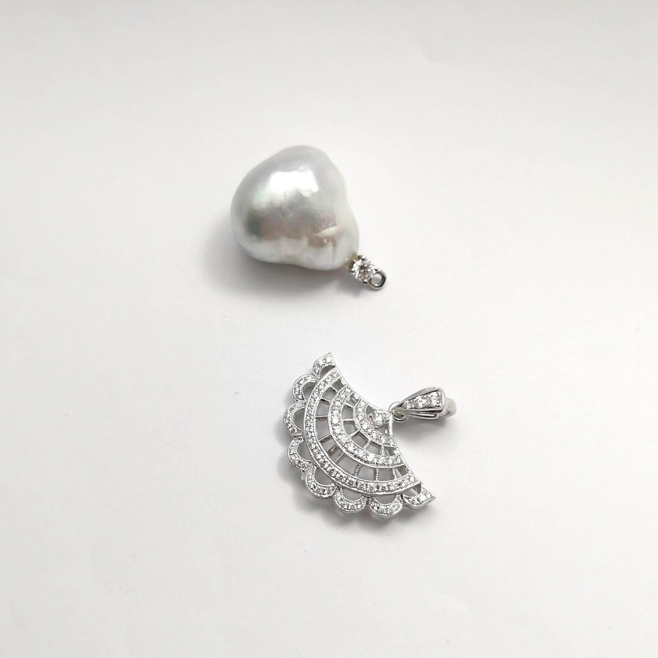 Pendentif en or blanc 14 carats orné d'une perle des mers du Sud et d'un diamant Neuf - En vente à Bangkok, TH