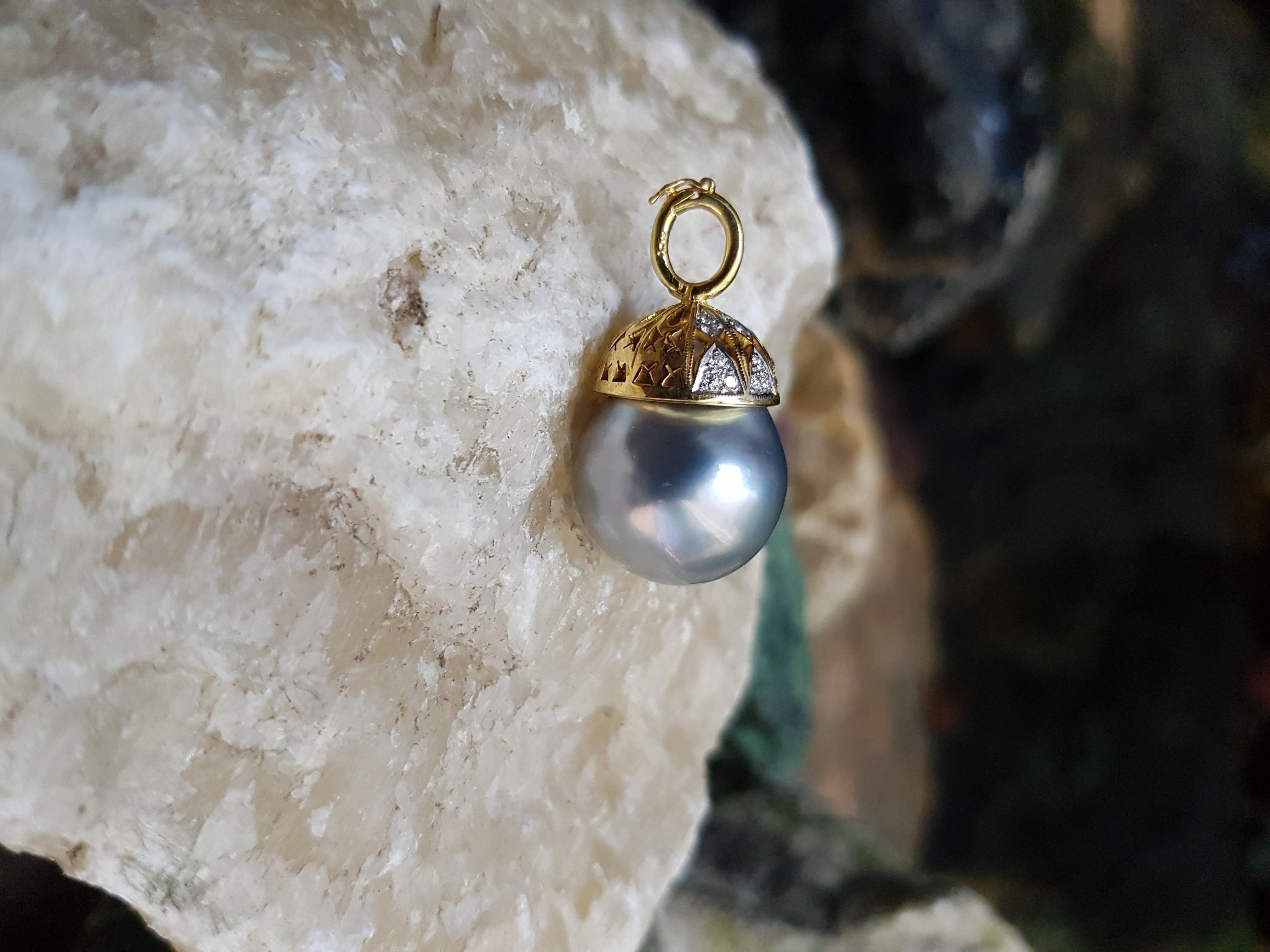 Ciondolo con perle dei mari del sud e diamanti incastonati in oro 18 carati in vendita 1