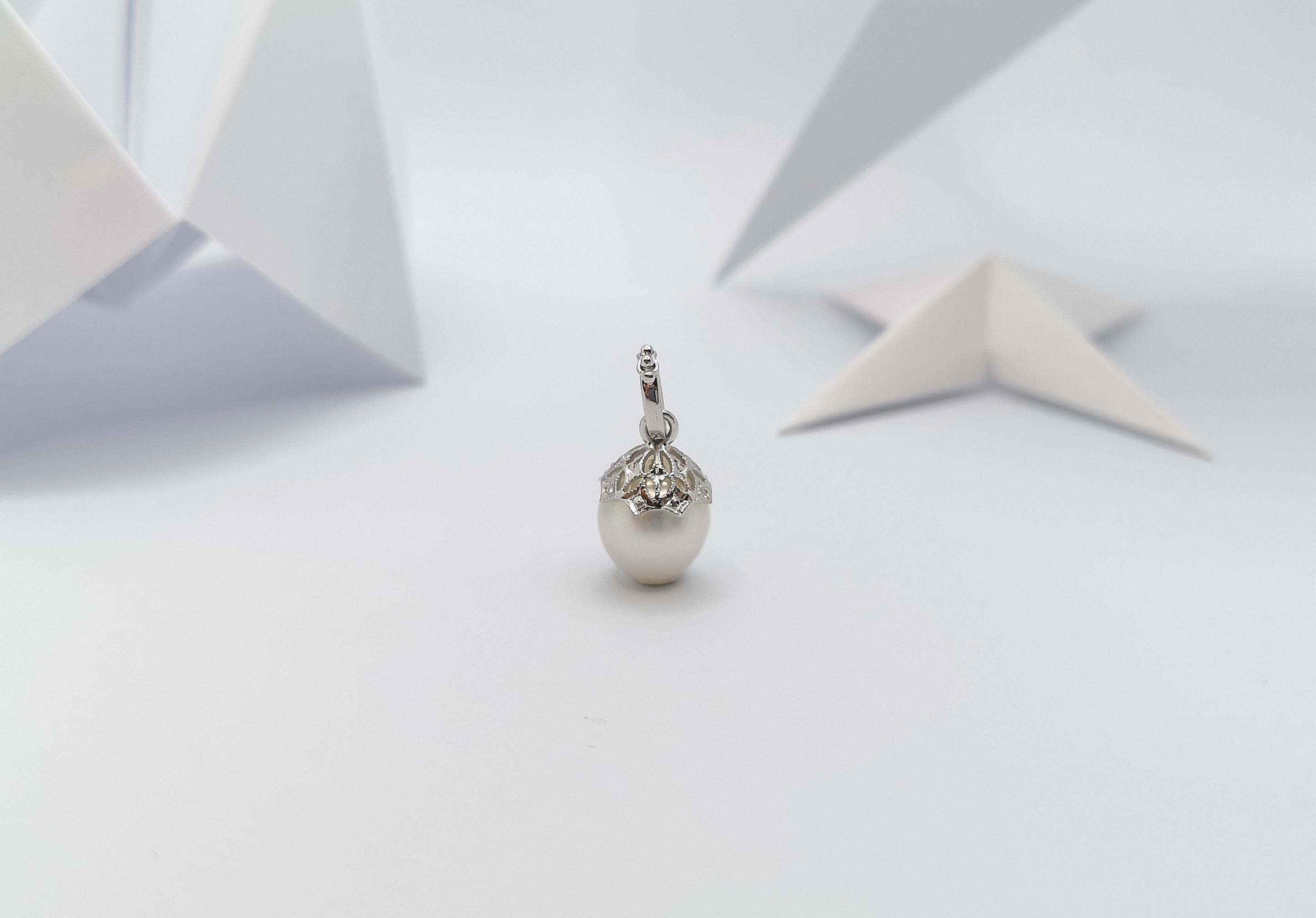 Brilliant Cut South Sea Pearl with Diamond Pendant Set in 18 Karat White Gold Settings For Sale