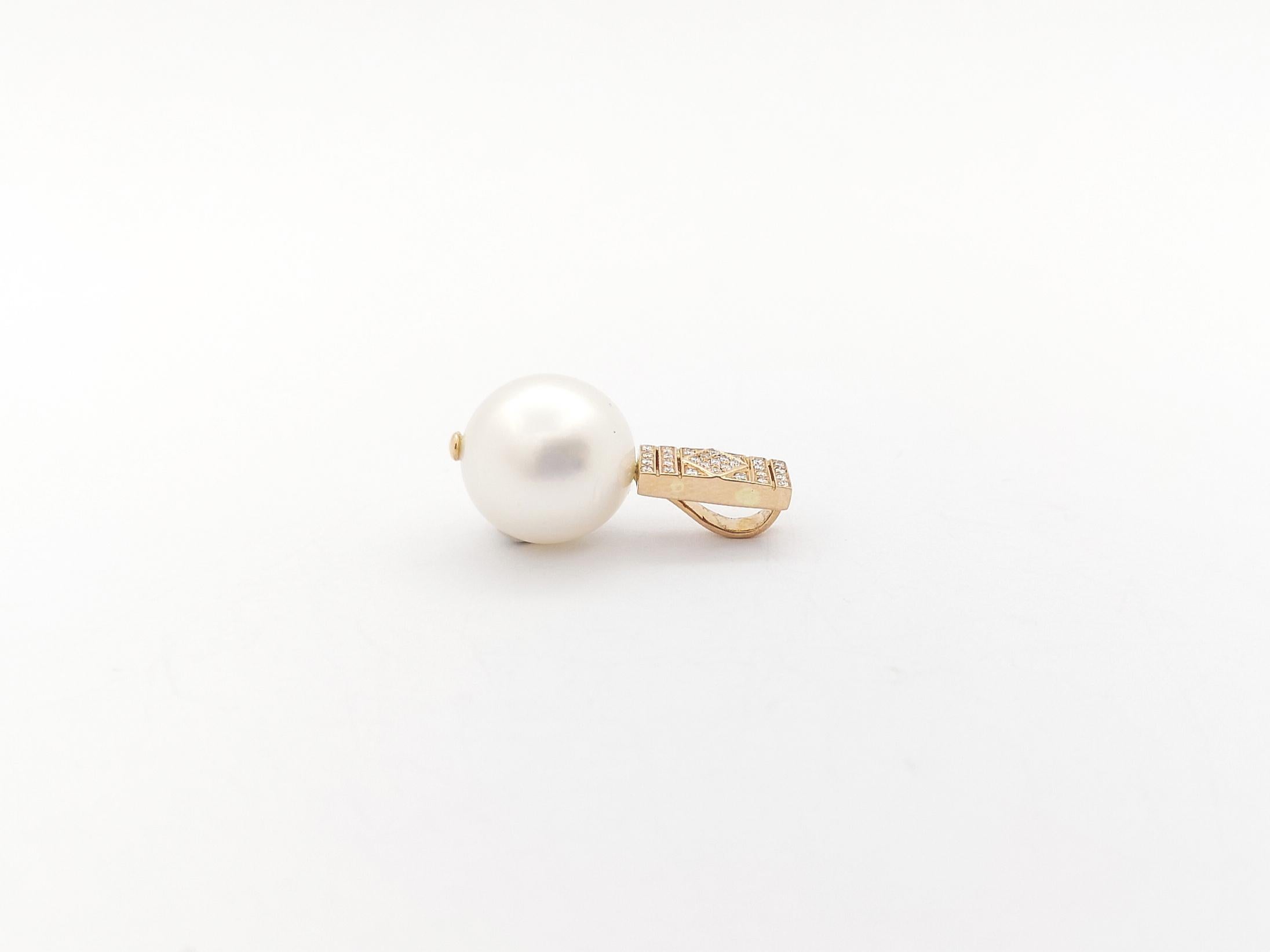 Pendentif en or rose 18 carats serti de perles des mers du Sud et de diamants Pour femmes en vente