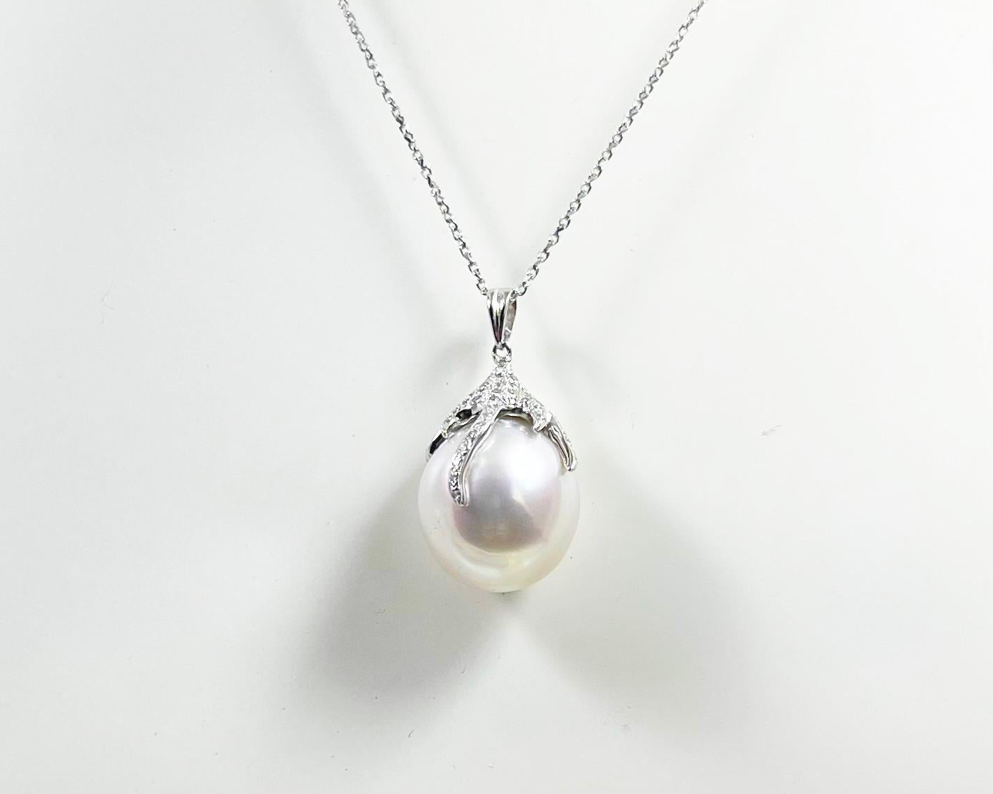 South Sea Pearl with Diamond Pendant set in 18K White Gold Settings For Sale 5