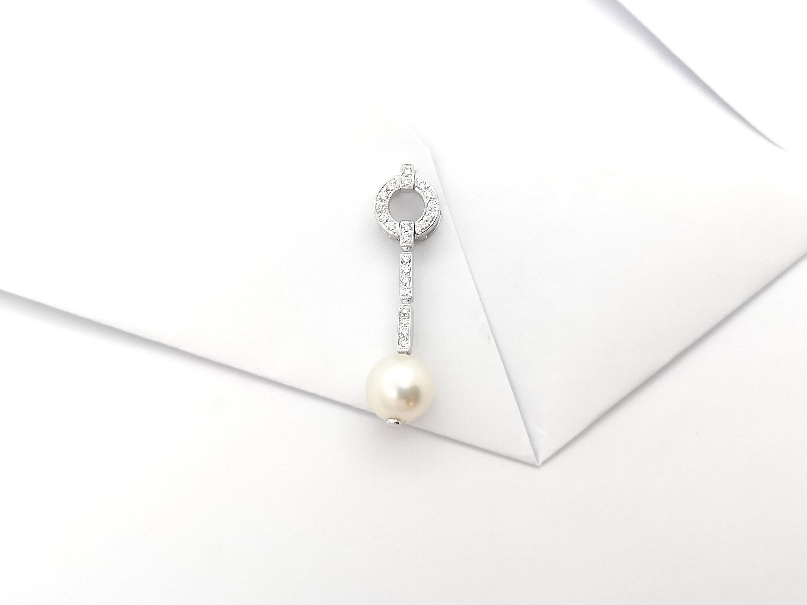 Art Deco South Sea Pearl with Diamond Pendant set in 18K White Gold Settings For Sale