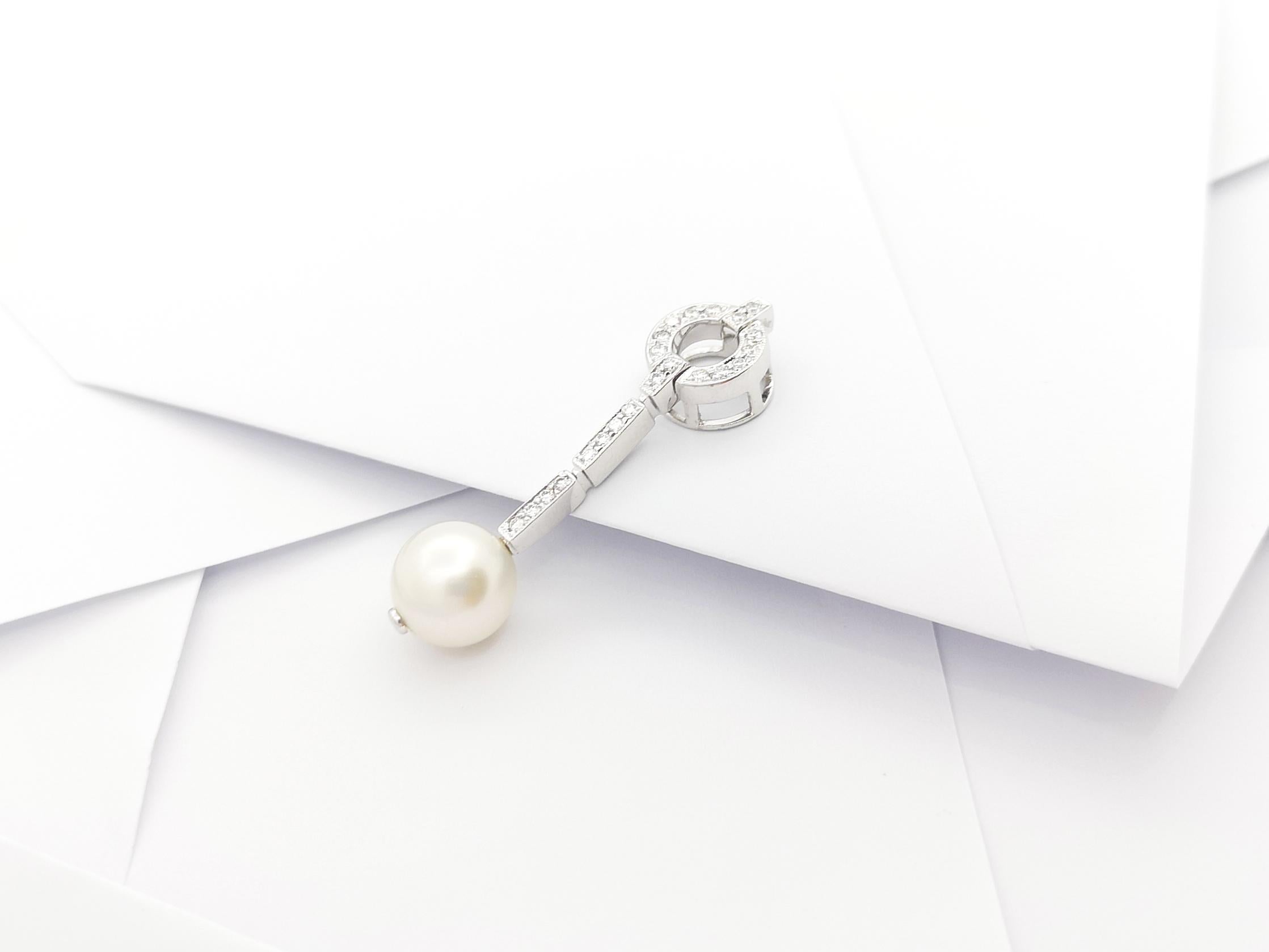 Brilliant Cut South Sea Pearl with Diamond Pendant set in 18K White Gold Settings For Sale