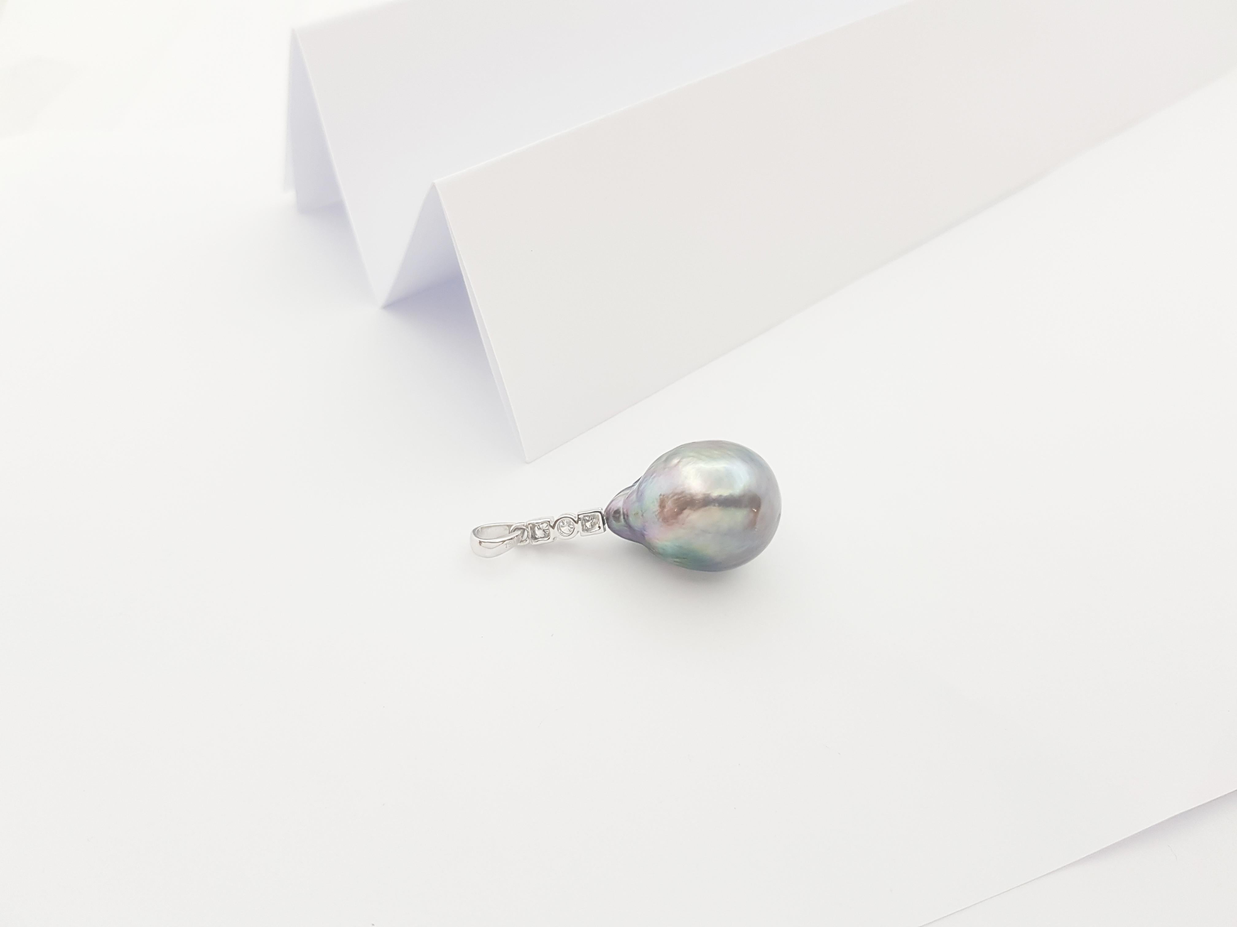Brilliant Cut South Sea Pearl with Diamond Pendant set in 18K White Gold Settings For Sale