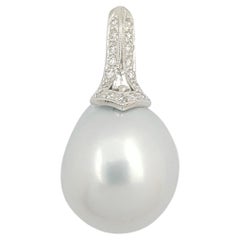 Colgante de Perla del Mar del Sur con Diamante engastado en Oro Blanco de 18K